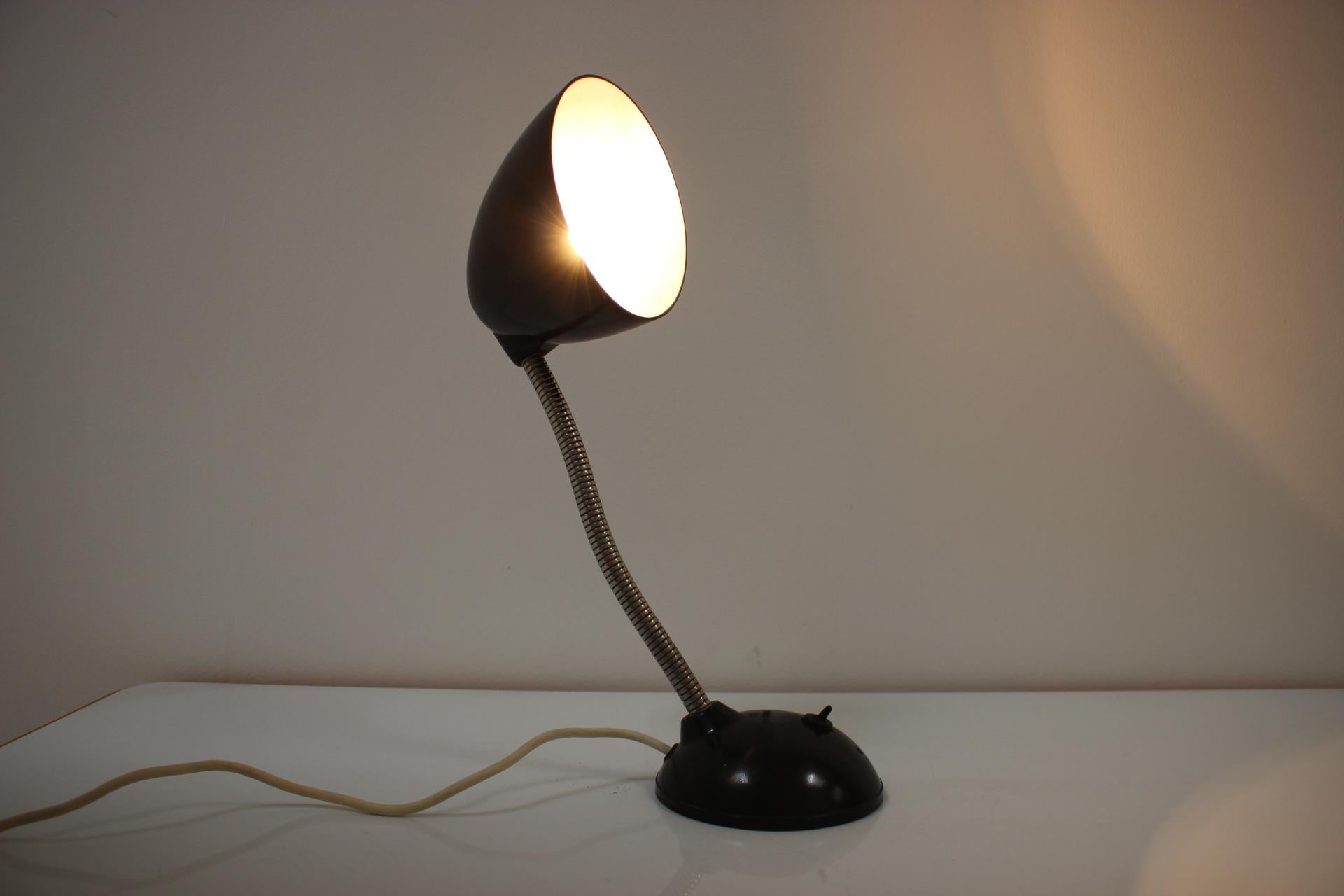 Milieu du XXe siècle Lampe de bureau vintage en bakélite, années 1950 en vente
