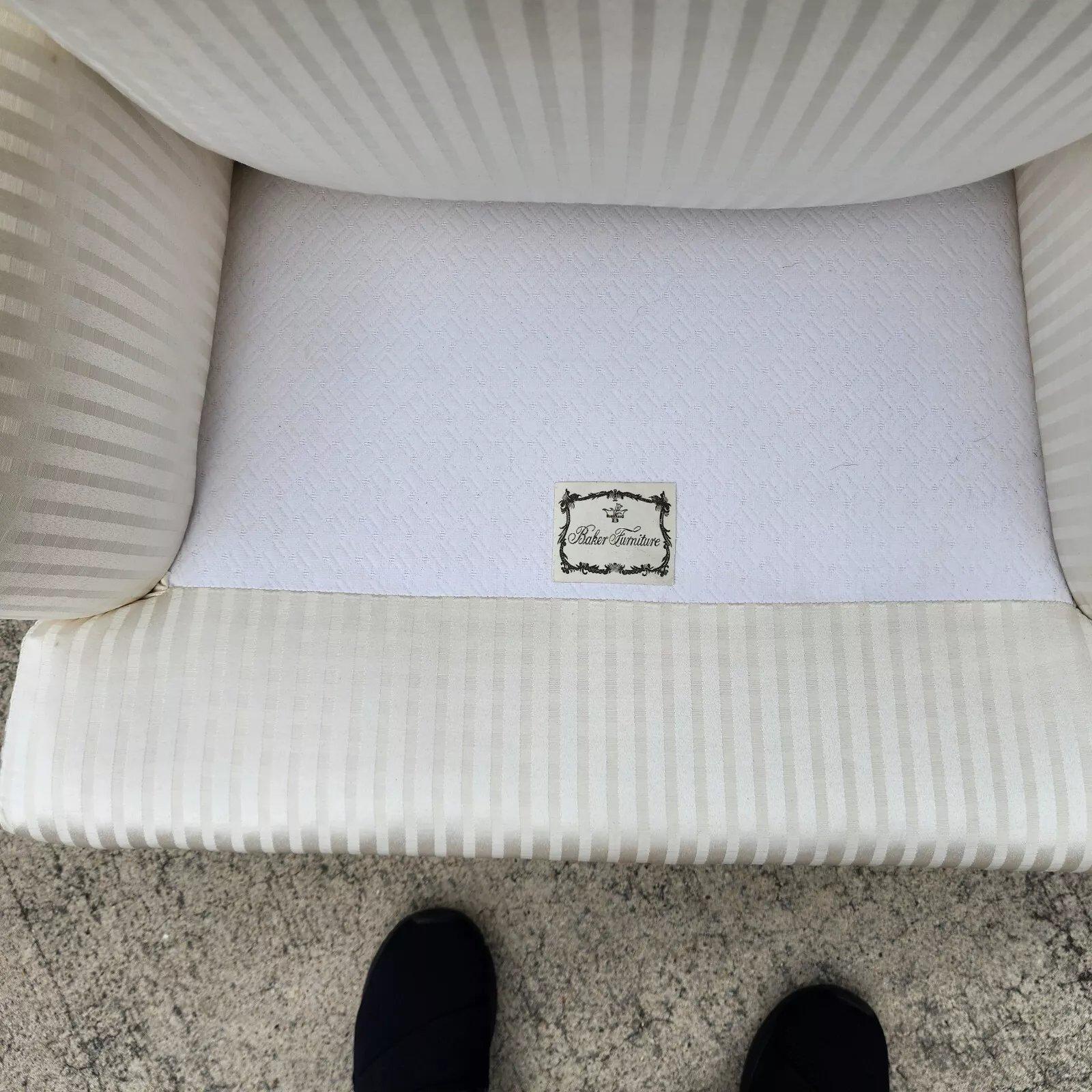Paire de fauteuils club vintage BAKER en vente 8