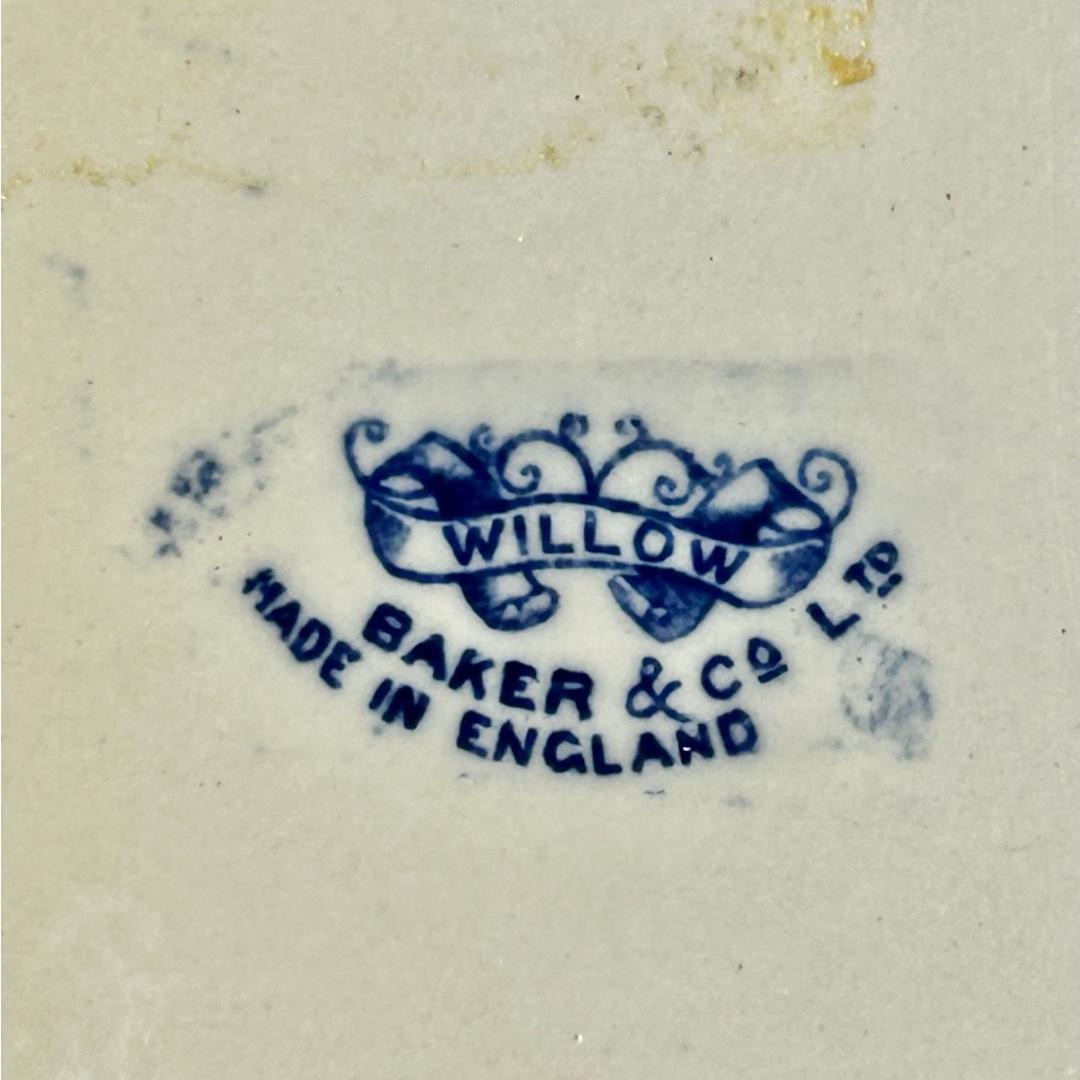 Vintage Baker & Co. Casserole/ bol à légumes couvert en saule bleu avec poignées en vente 6