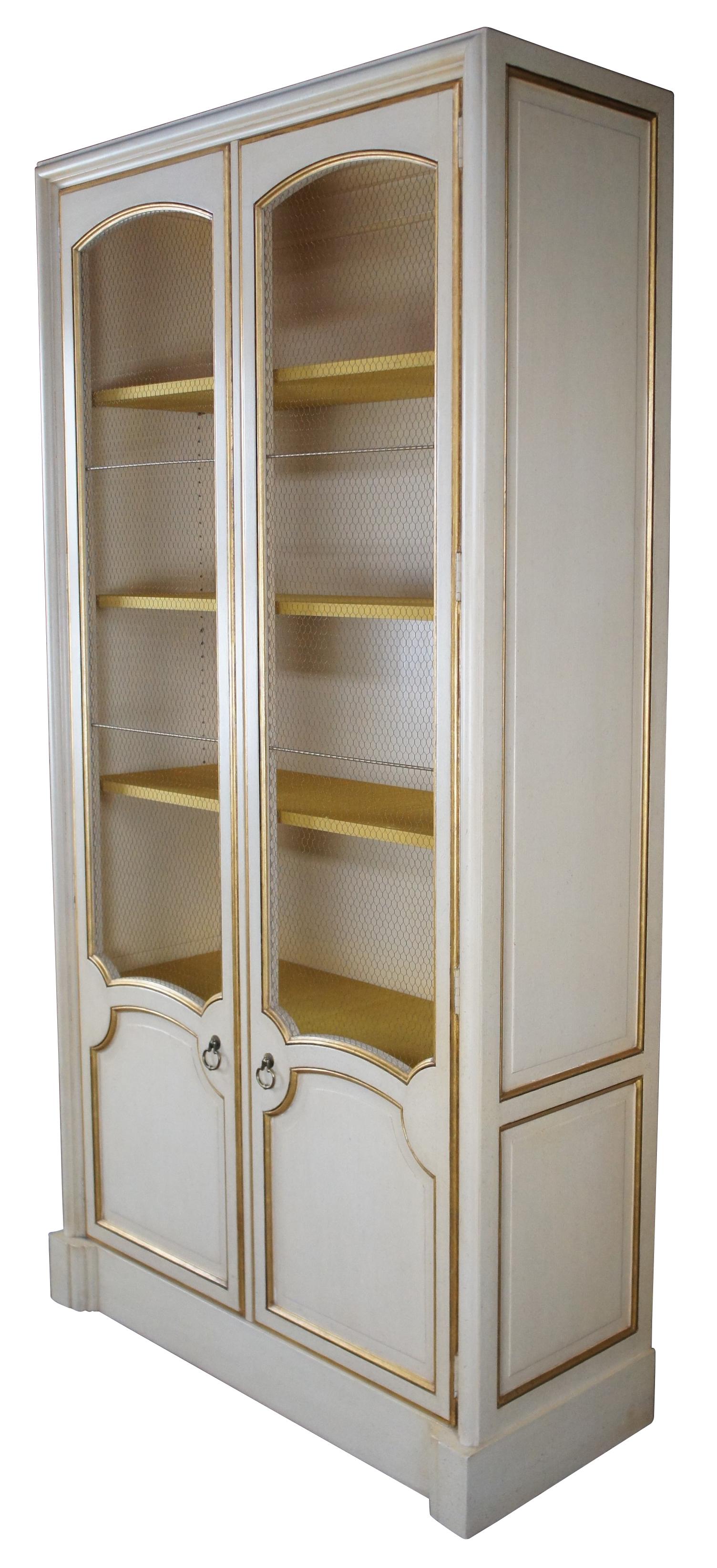 Provincial français Vintage Baker Country French Provincial China Display Cabinet Bookcase Wire en vente