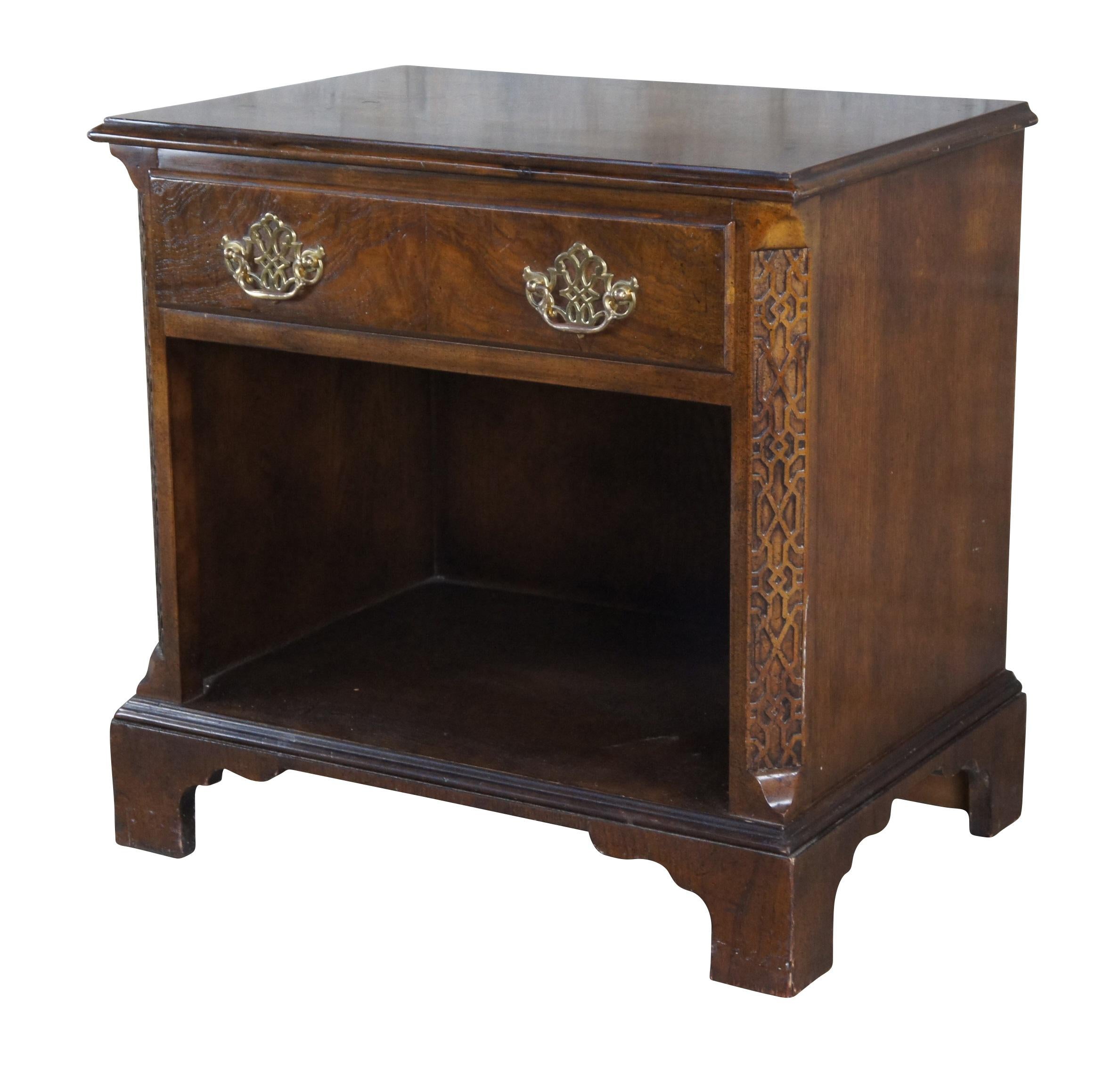 American Vintage Baker English Chippendale Style Walnut Burl Bedside Table Nightstand 25