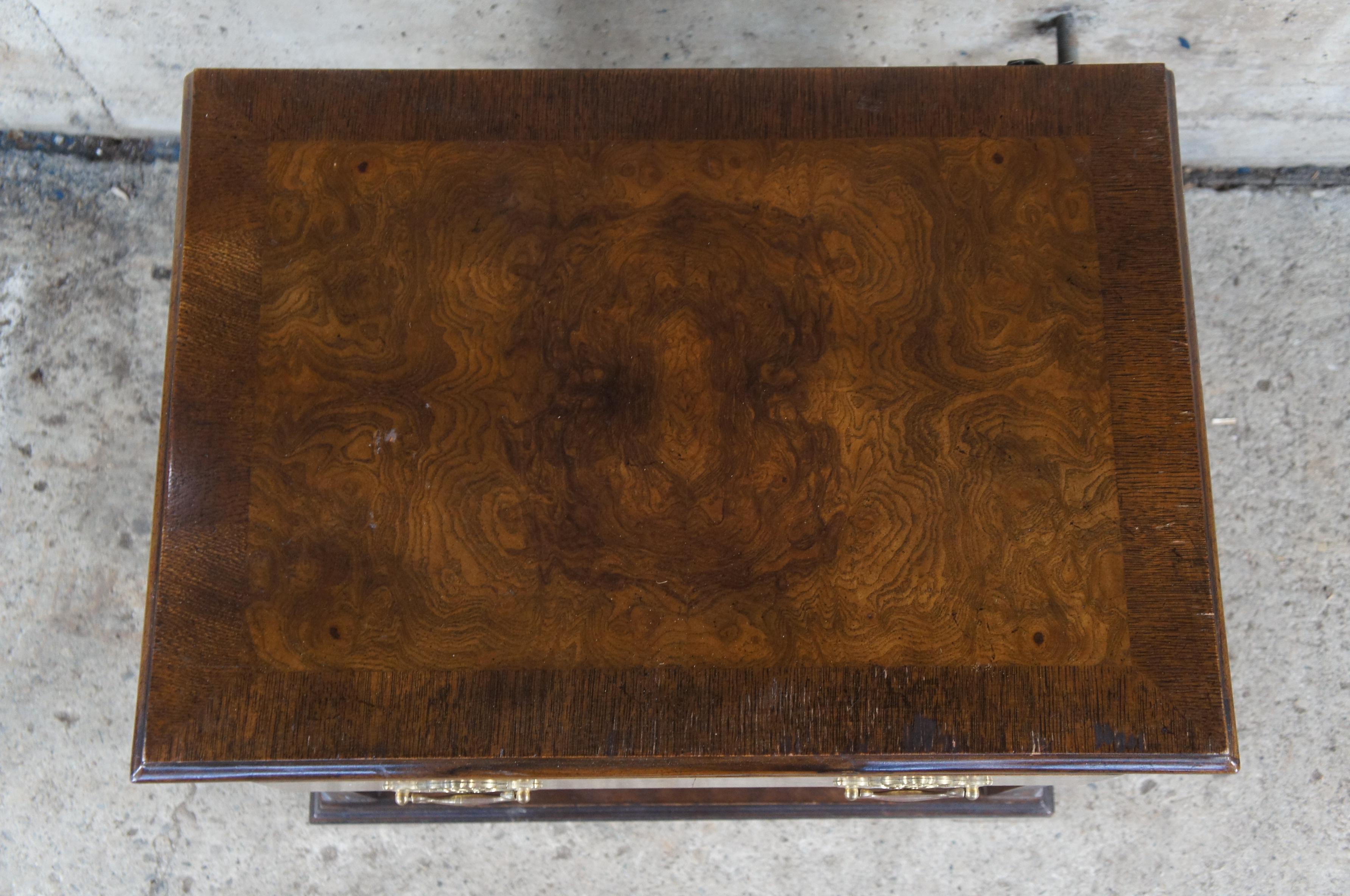 Vintage Baker English Chippendale Style Walnut Burl Bedside Table Nightstand 25