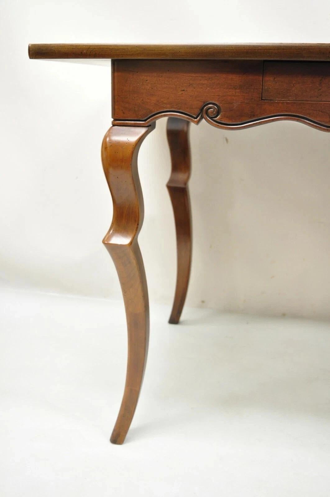 Vintage By French Provincial Cherry Inlaid Console Table Writing Desk Bon état - En vente à Philadelphia, PA