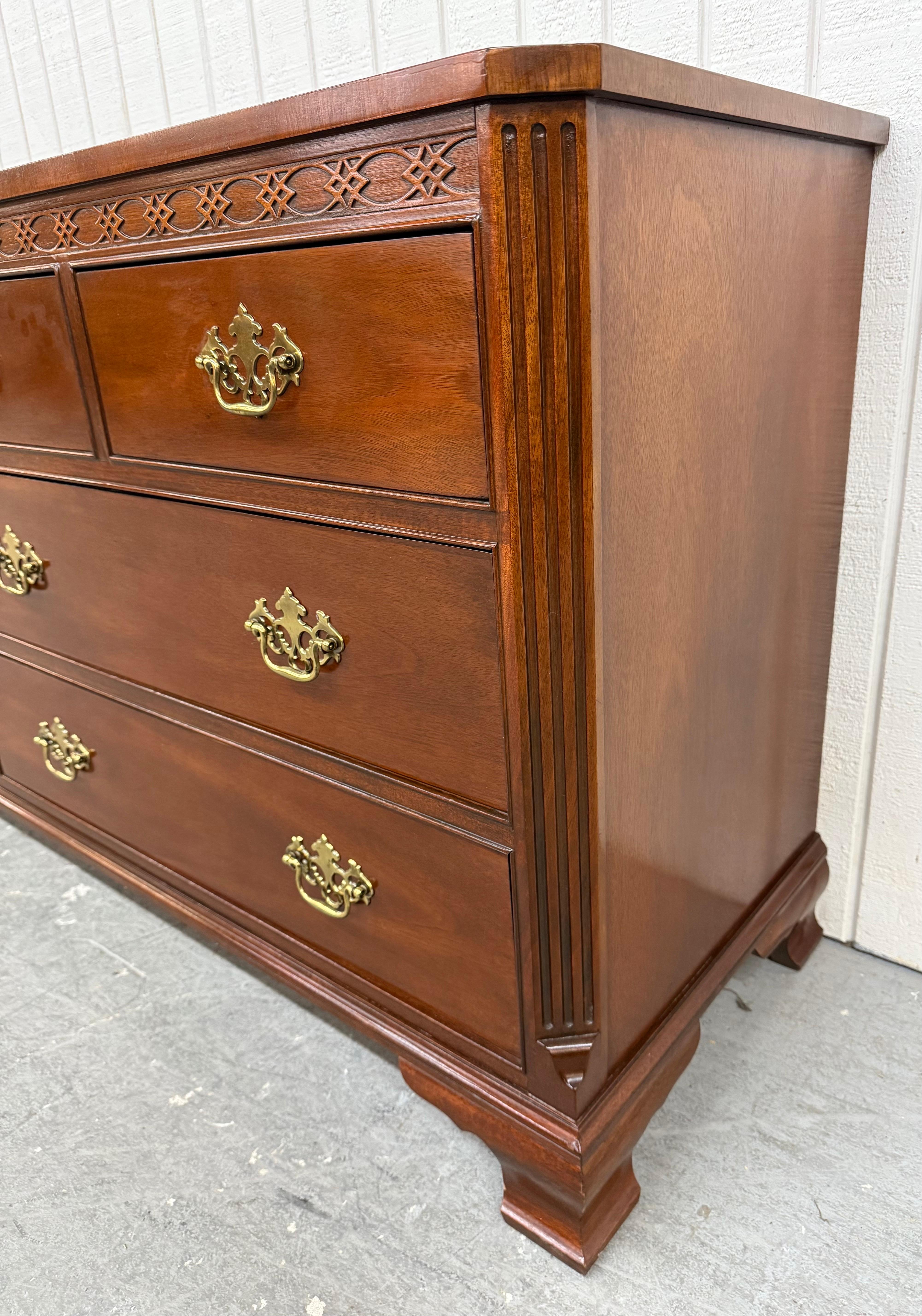 Chippendale Vintage Baker Furniture 7-Drawer Mahogany Dresser