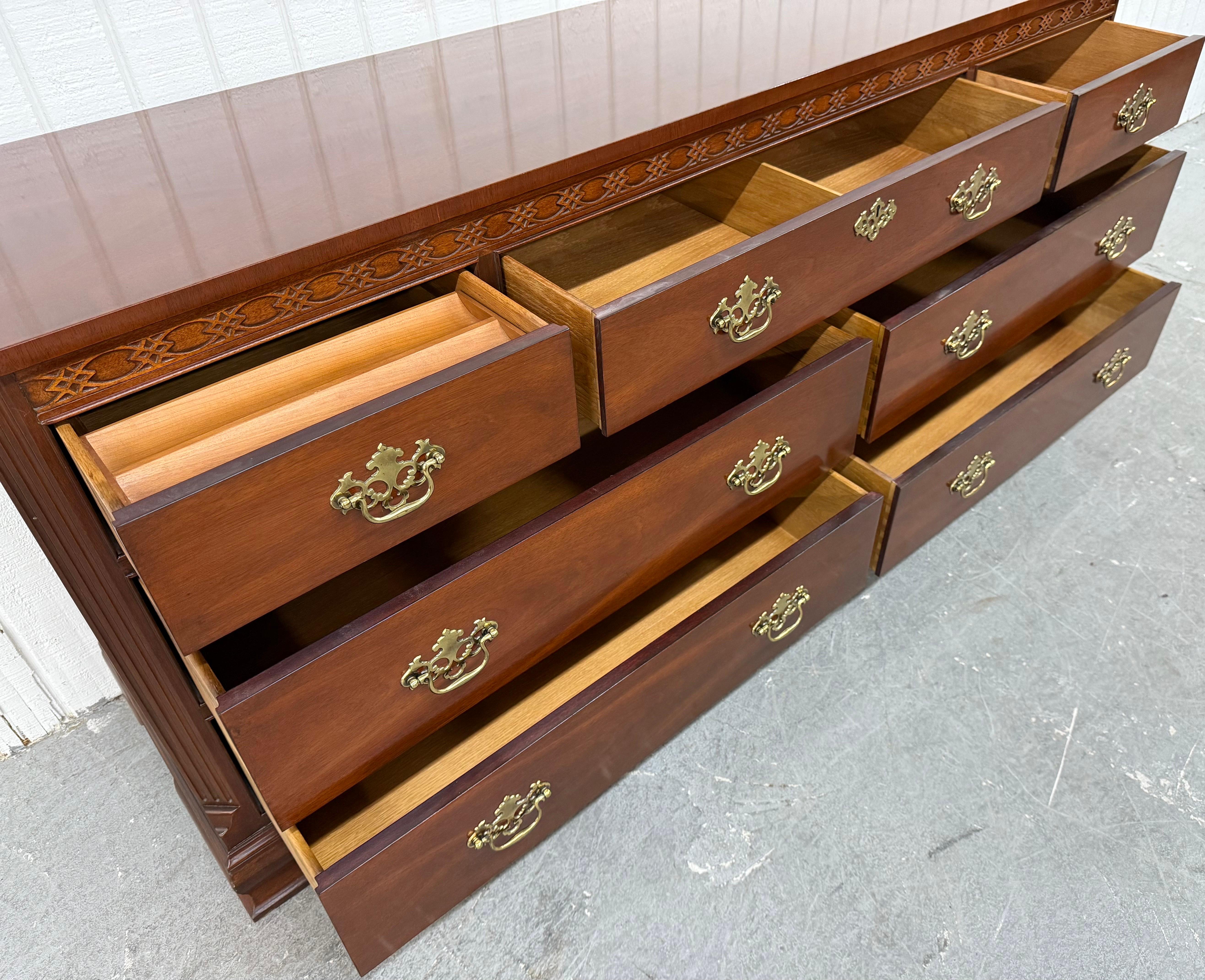 Vintage Baker Furniture 7-Drawer Mahogany Dresser In Good Condition In Clarksboro, NJ