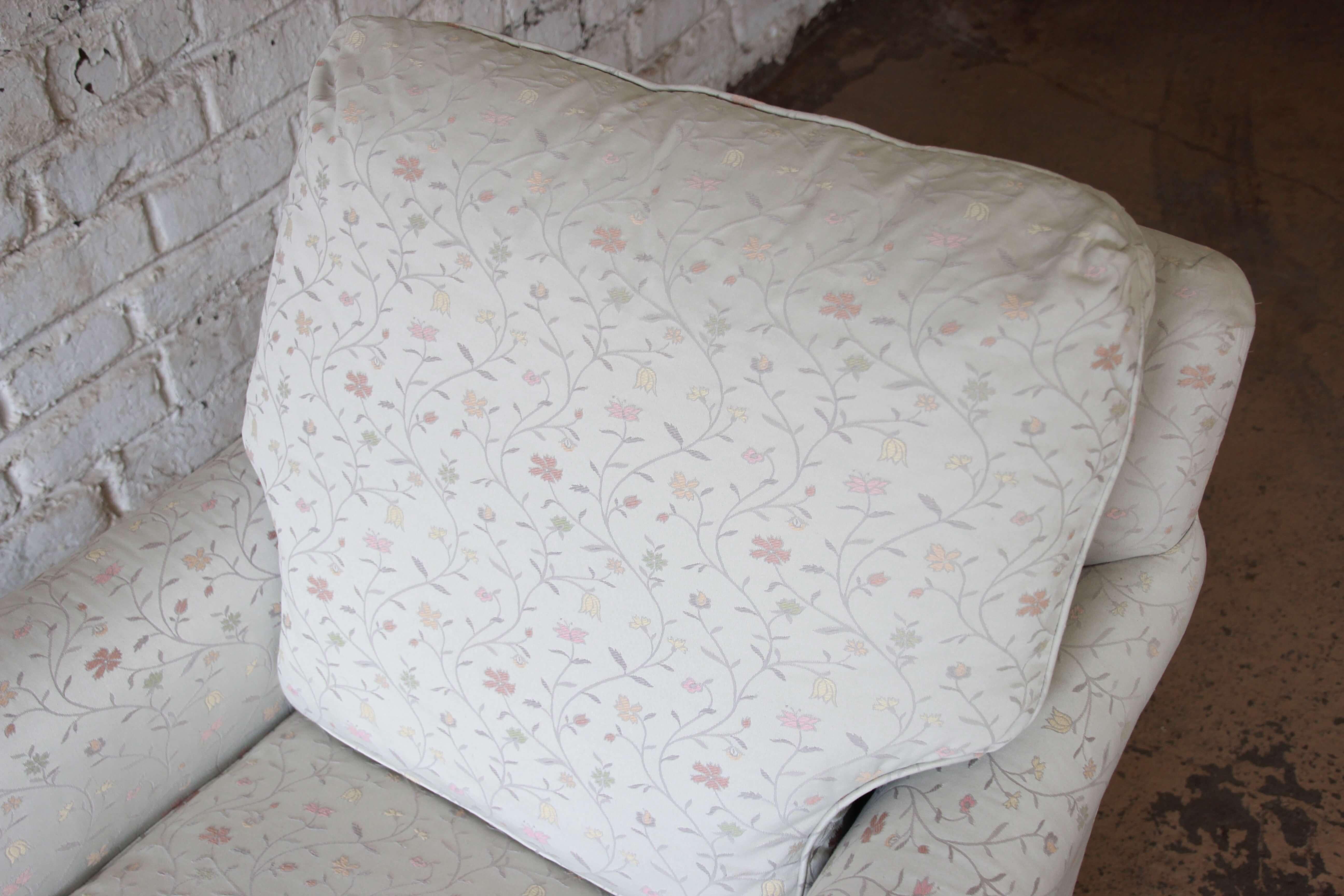 Late 20th Century Vintage Baker Furniture Elegant Ivory Floral Upholstered Chaise Longue