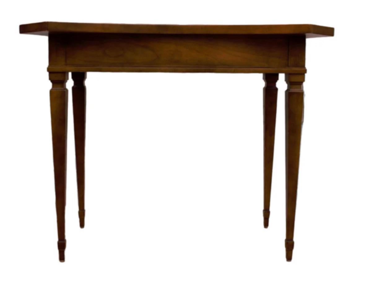 Wood Vintage Baker Furniture Federal Style  Inlaid Tea Side Table For Sale