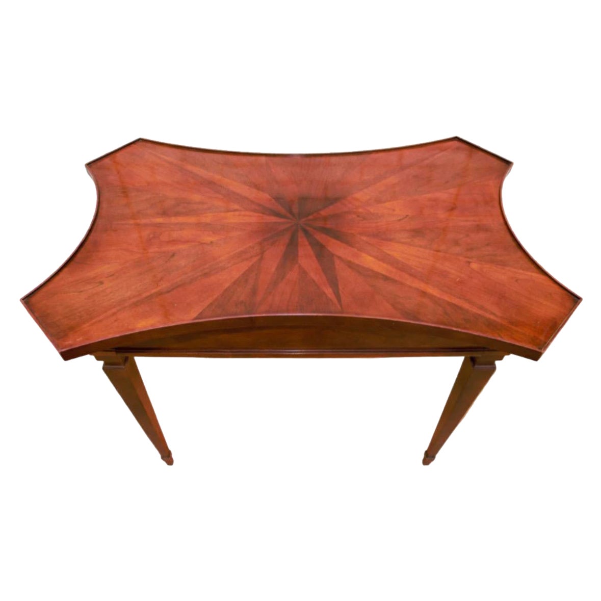 Vintage Baker Furniture Federal Style 
Inlaid Tea Side Table 

Circa End 20th Century 
Dimensions 
H 30