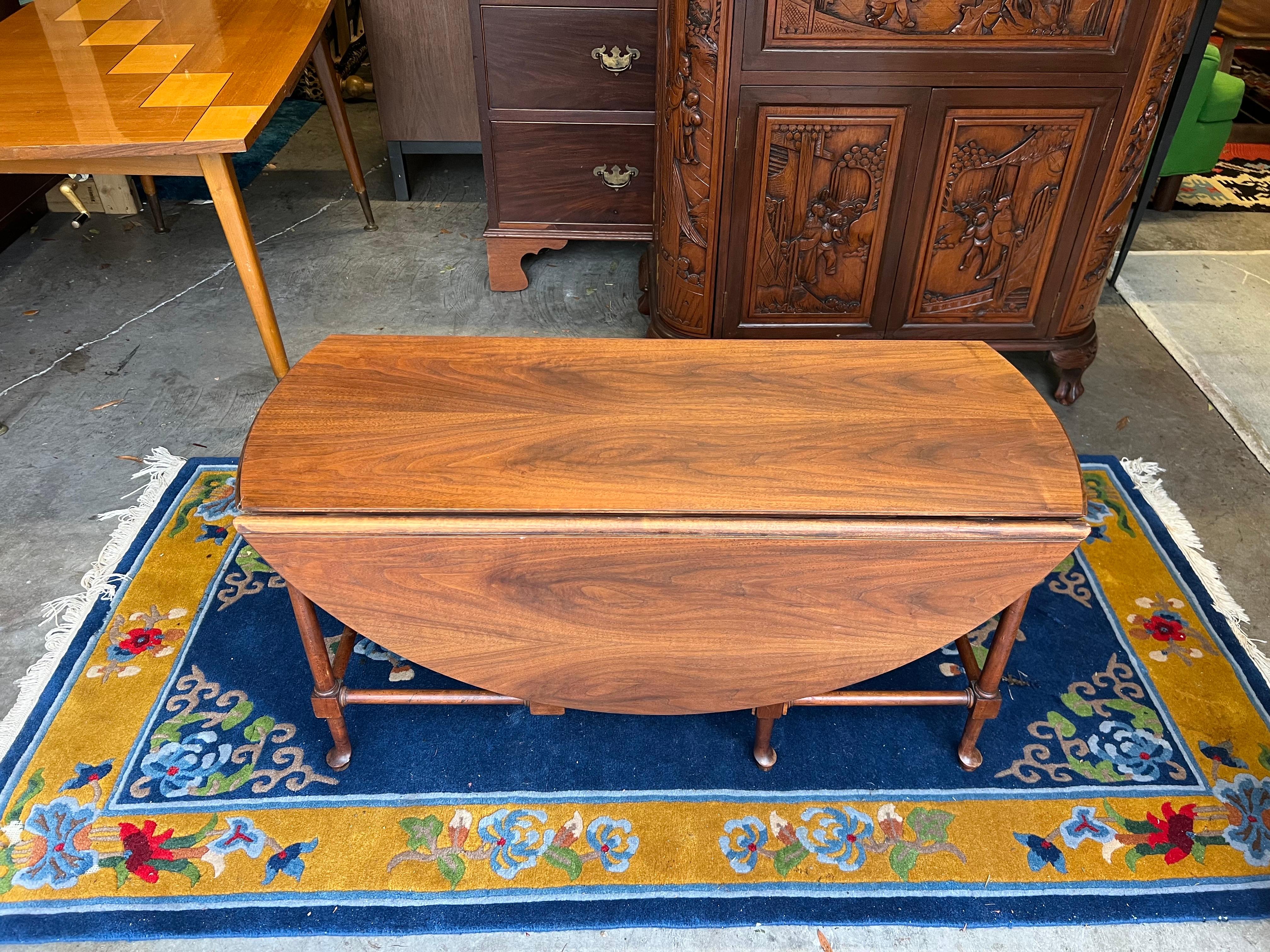 Mahogany Vintage Baker Furniture Gate Leg Cocktail Table For Sale