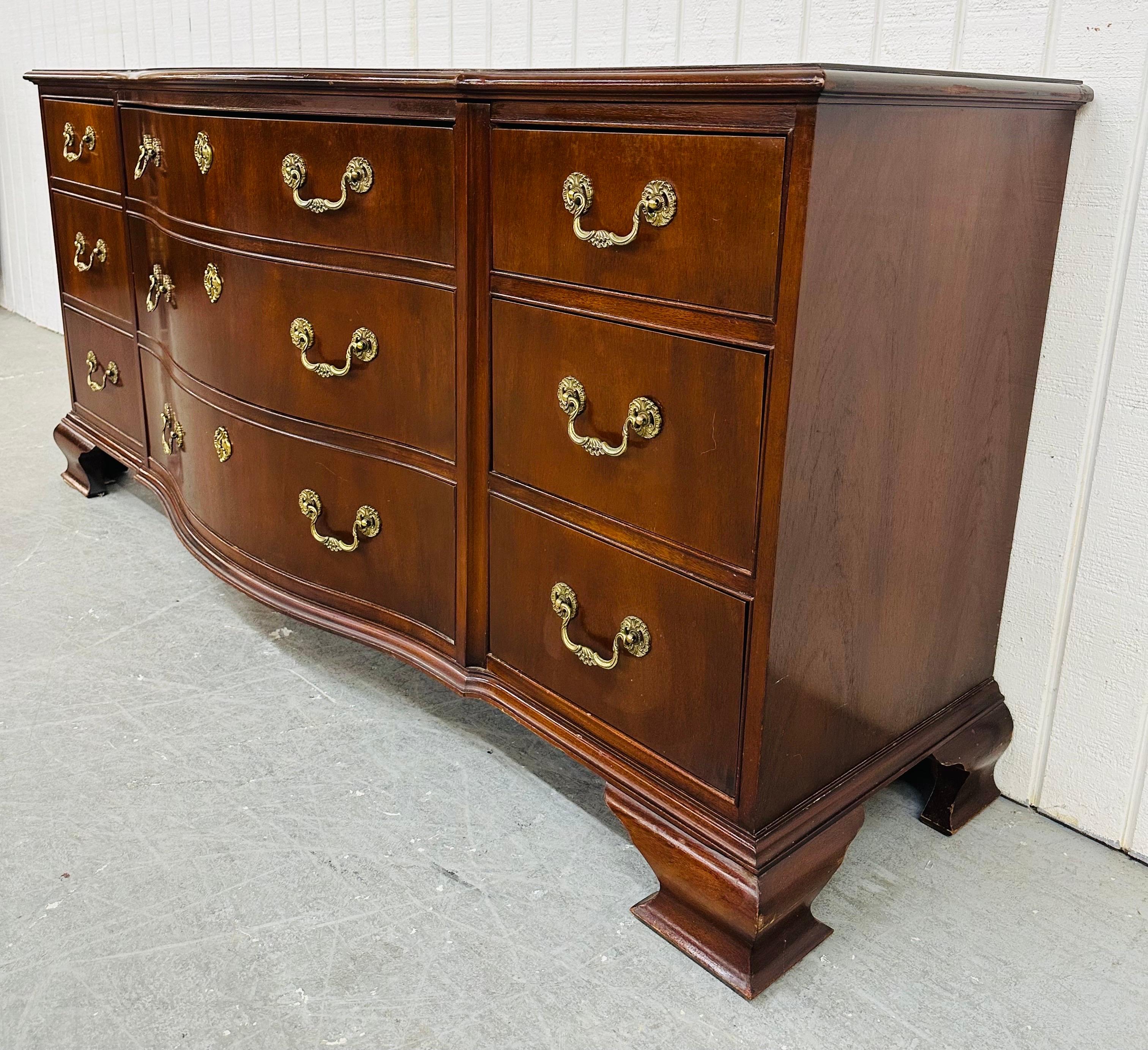 Chippendale Vintage Baker Furniture Mahogany 9-Drawer Dresser