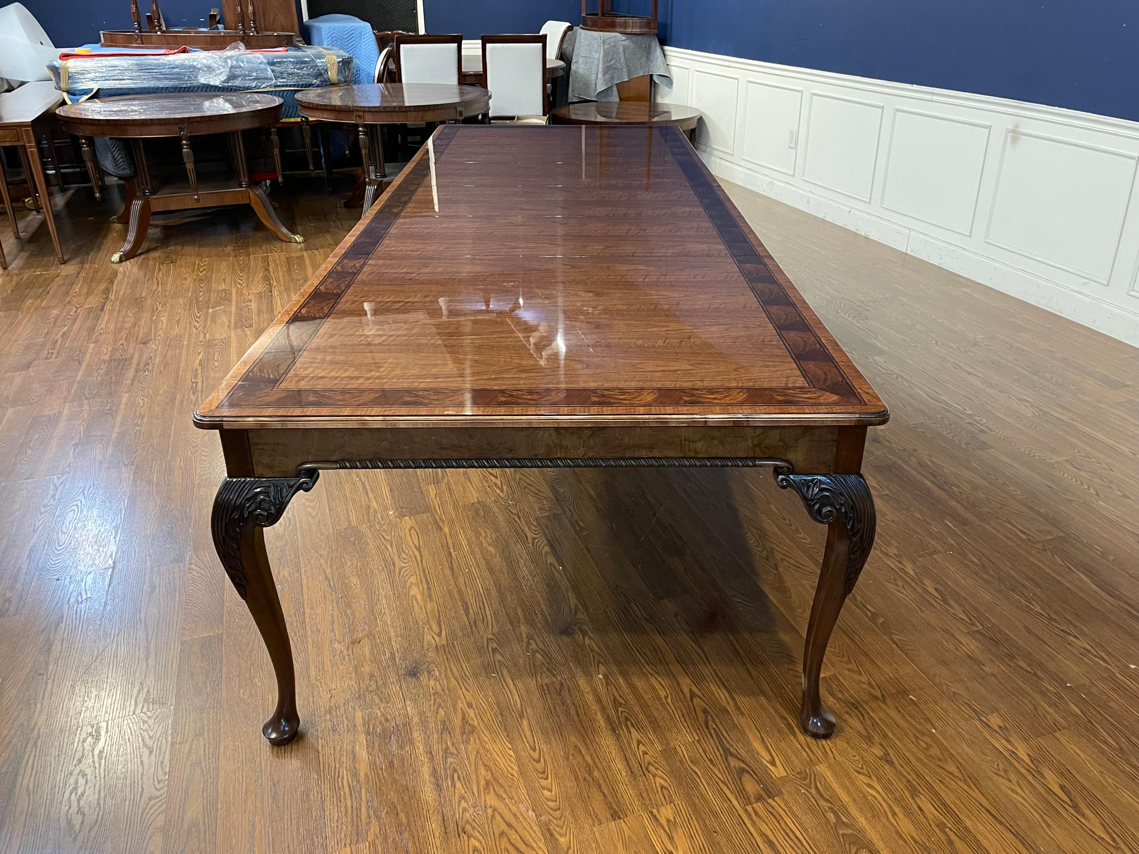 Vintage Baker Furniture Stately Home Table de salle à manger/Banquet en noyer en vente 7