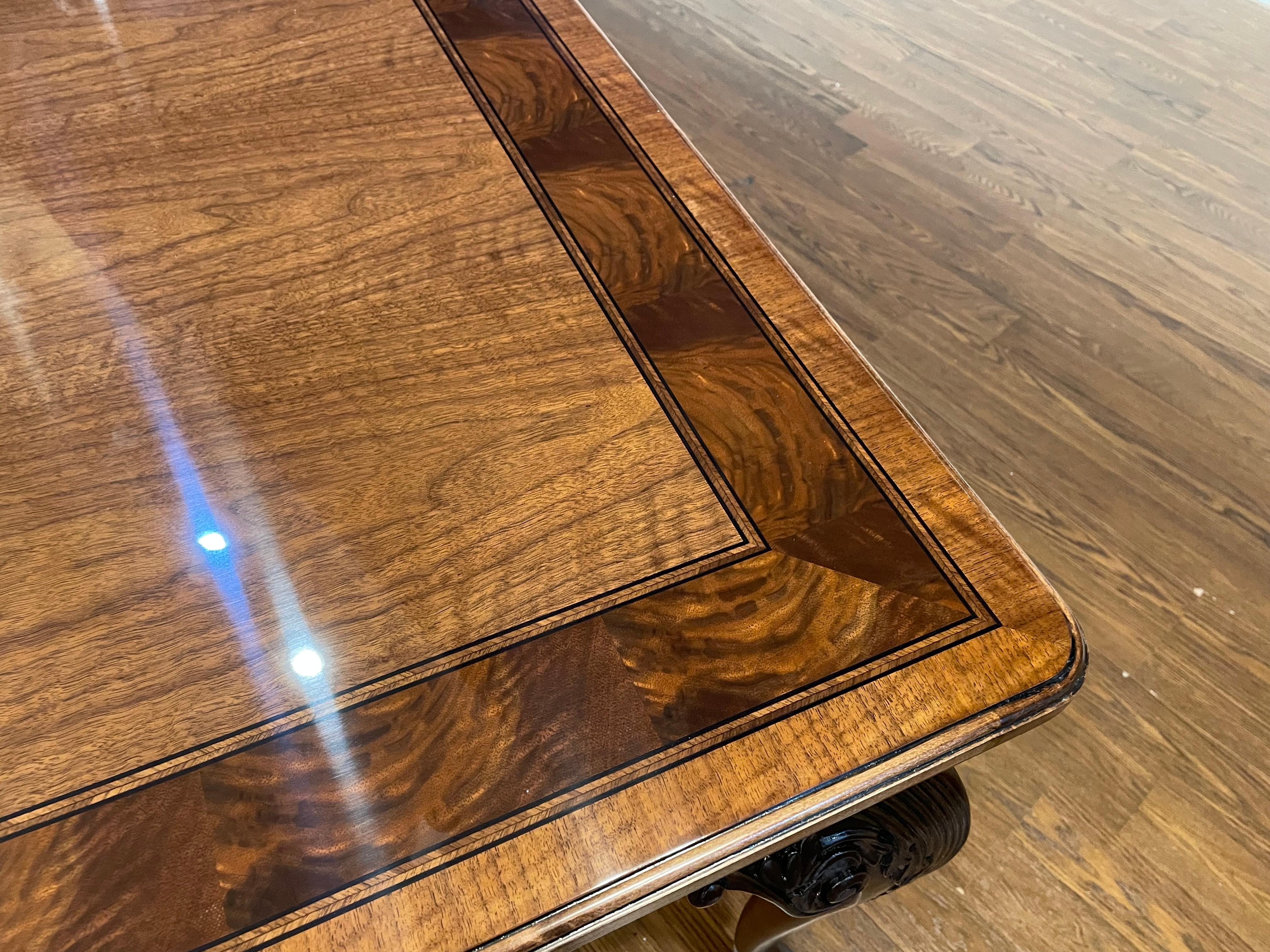 Vintage Baker Furniture Stately Home Table de salle à manger/Banquet en noyer en vente 8