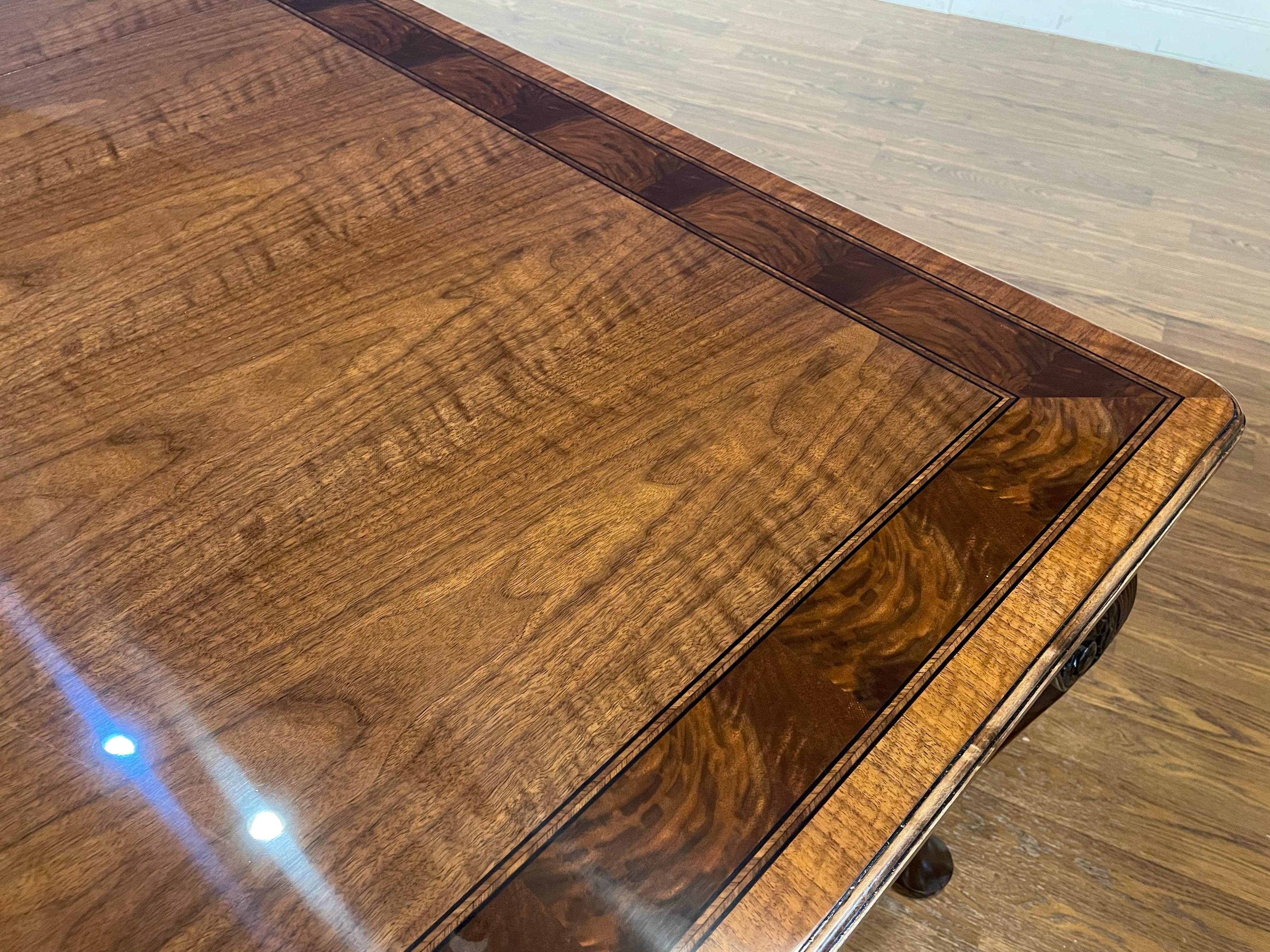 Vintage Baker Furniture Stately Home Table de salle à manger/Banquet en noyer en vente 9