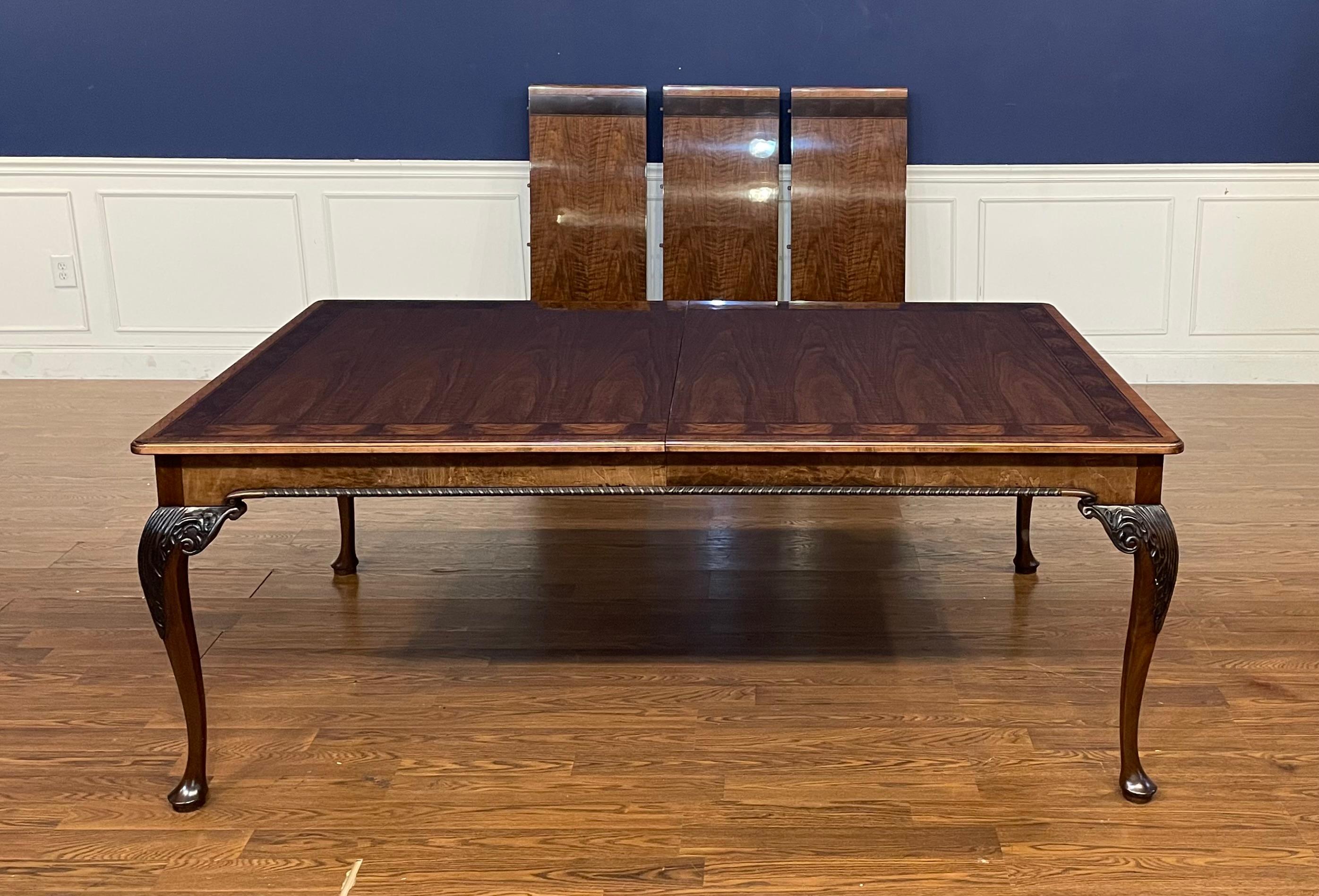 Vintage Baker Furniture Stately Home Table de salle à manger/Banquet en noyer en vente 13