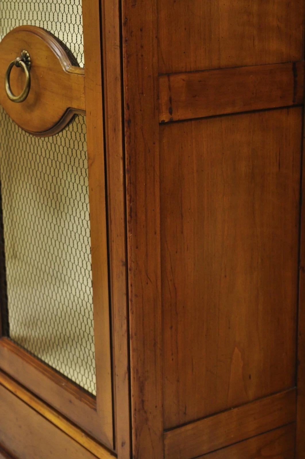 Vintage Baker Hollywood Regency Cherry Wood 2 Door Curio Cabinet Bookcase - Pair For Sale 8