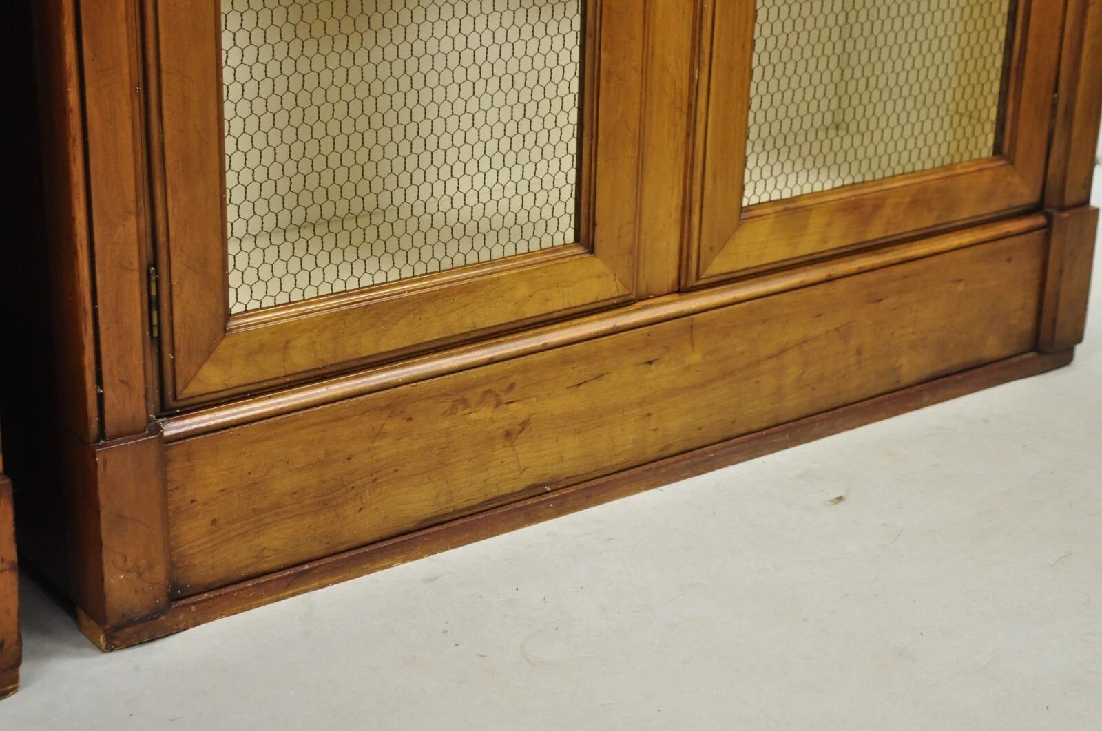 Vintage Baker Hollywood Regency Cherry Wood 2 Door Curio Cabinet Bookcase - Pair For Sale 10