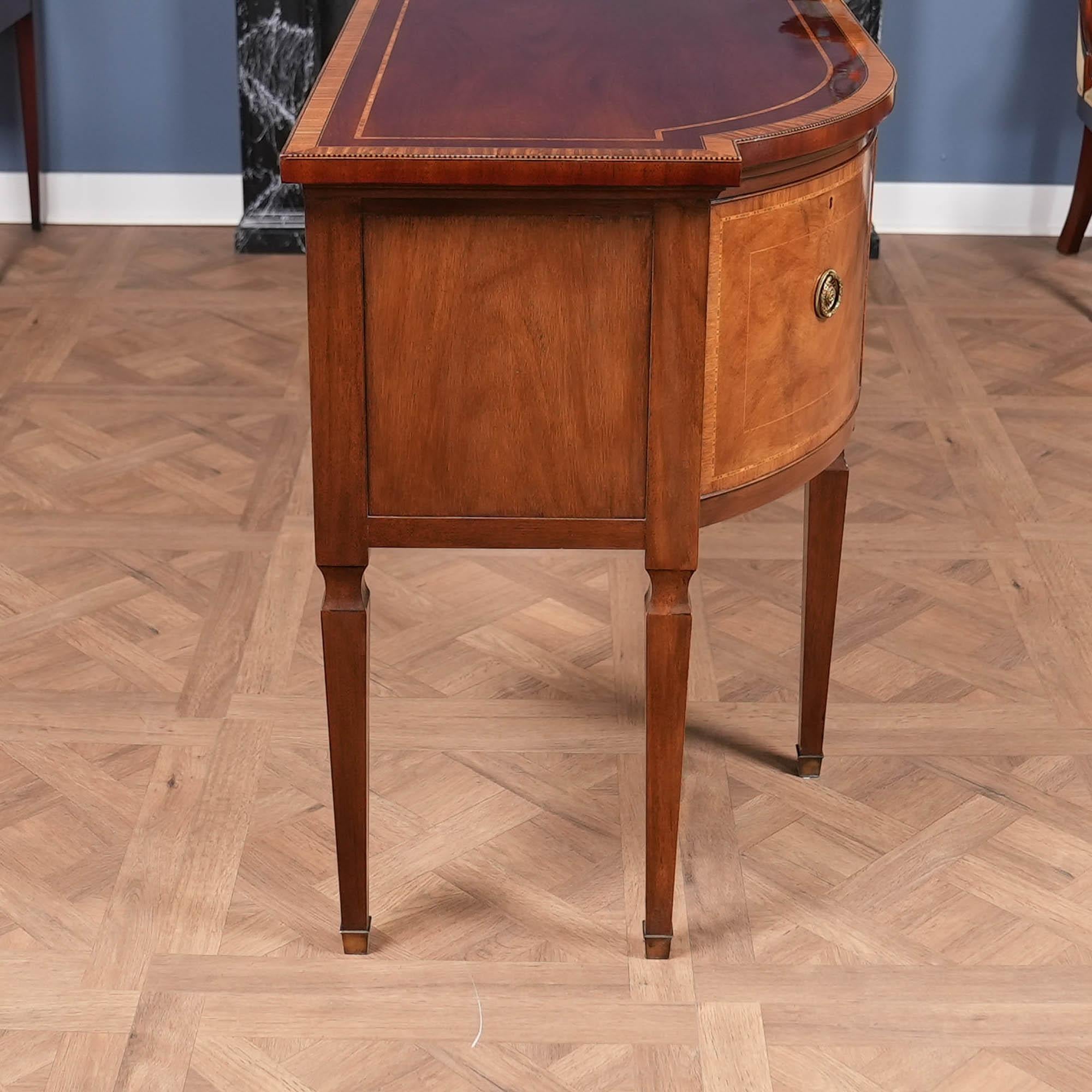 Aparador vintage Baker de caoba en venta 8