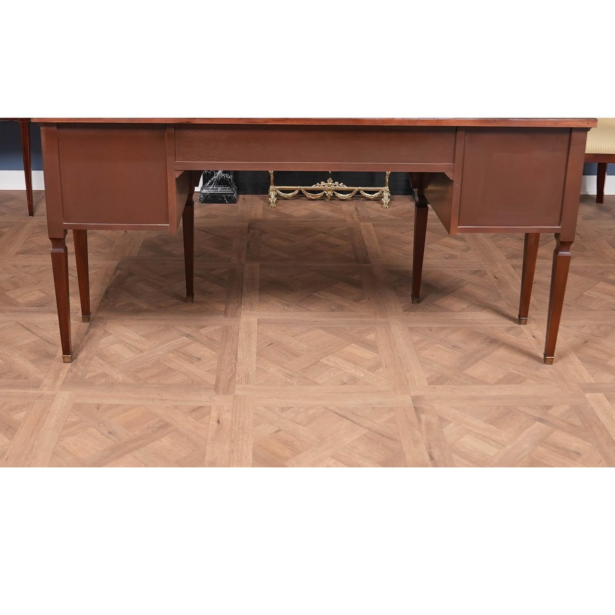 Aparador vintage Baker de caoba en venta 9