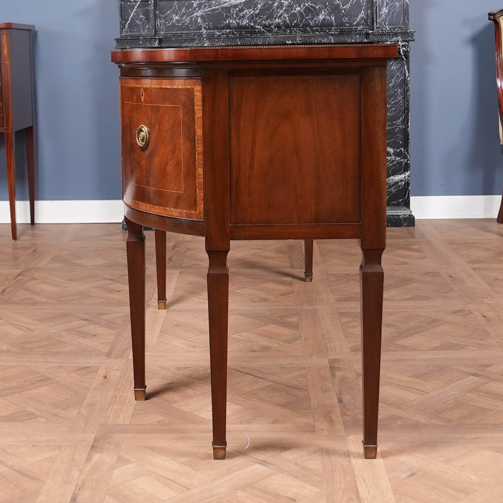 Aparador vintage Baker de caoba en venta 10