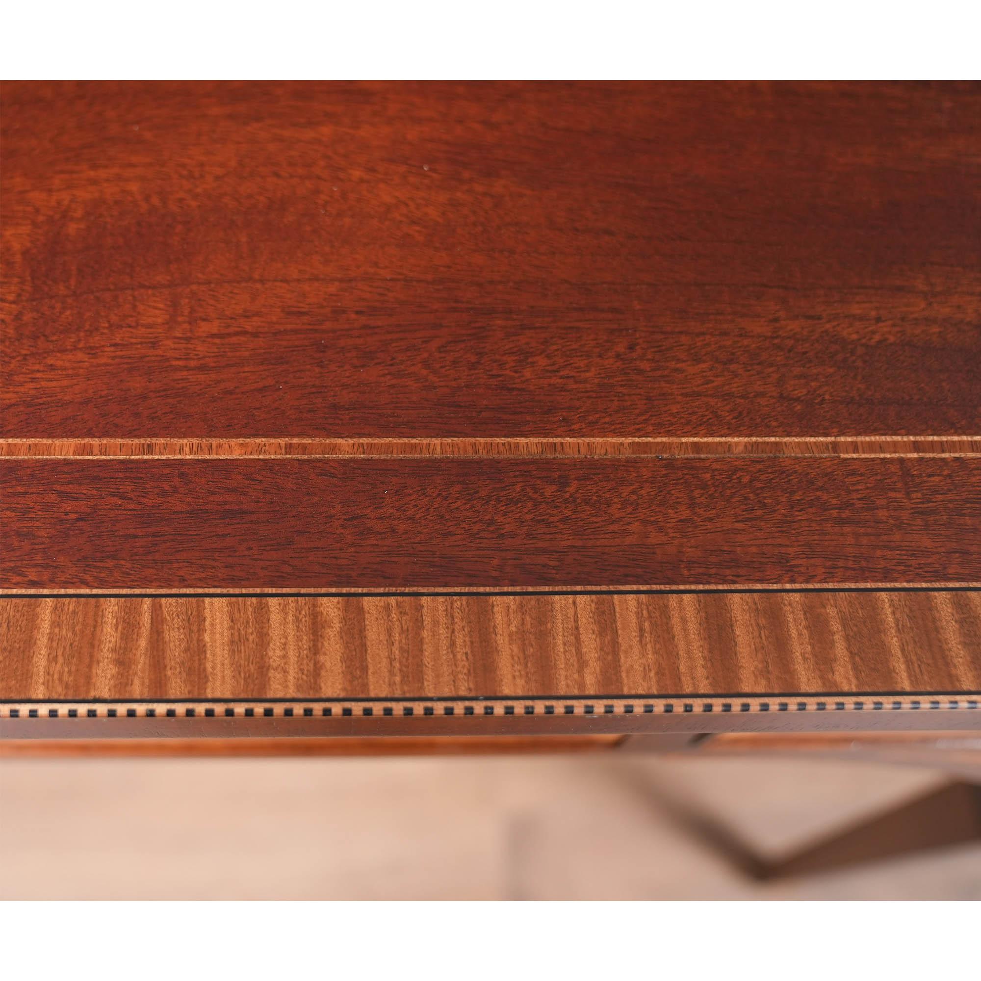Aparador vintage Baker de caoba en venta 1