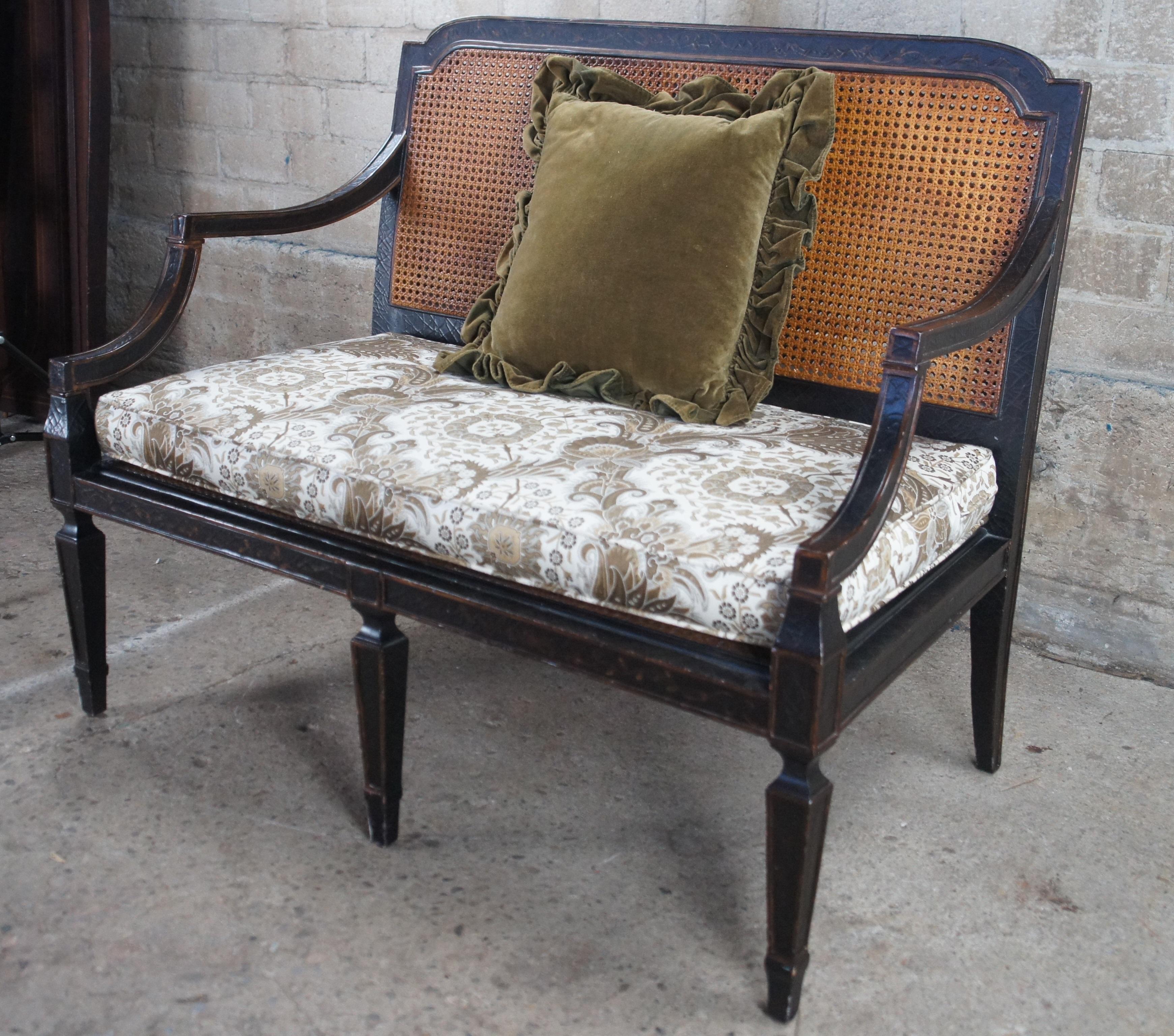 Vintage Baker Milling Road Chinoiserie lackiert & Caned Settee Loveseat Bench im Zustand „Relativ gut“ im Angebot in Dayton, OH
