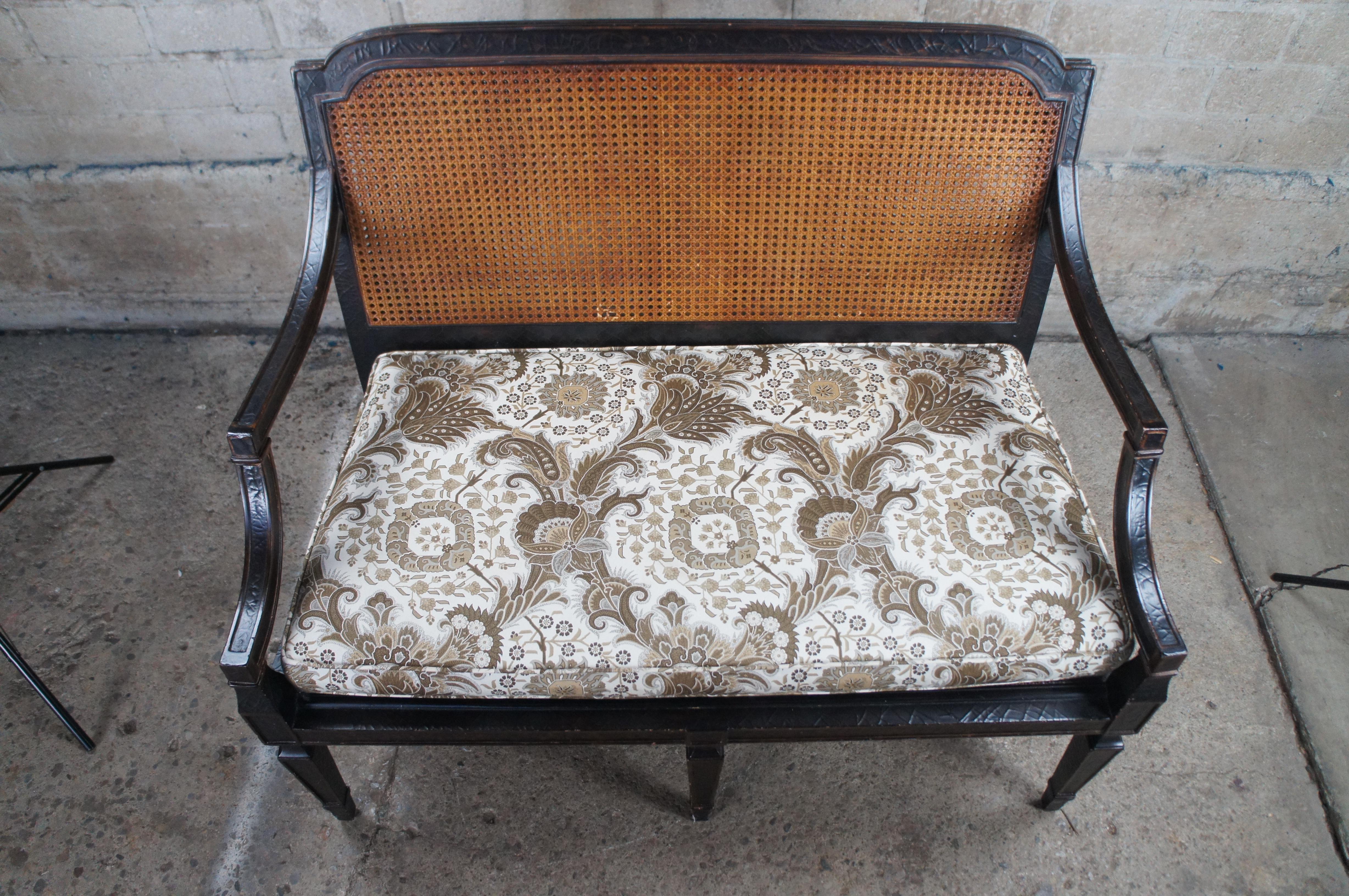 Vintage Baker Milling Road Chinoiserie lackiert & Caned Settee Loveseat Bench (20. Jahrhundert) im Angebot