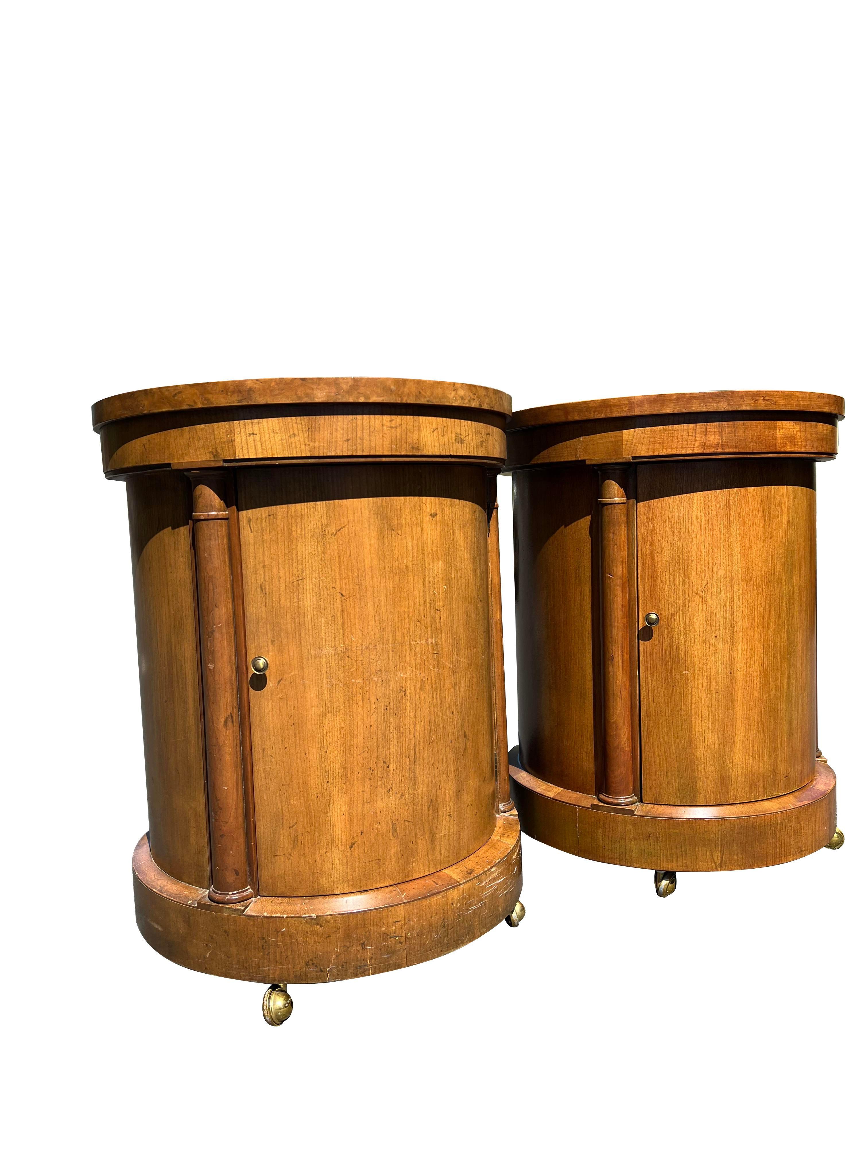 Vintage Baker Nightstands Drum Style With Cabinet Storage - a Pair For Sale 6