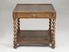 Mesa auxiliar o mesa auxiliar de dos niveles Vintage Baker Oak Barley Twist de los años 70