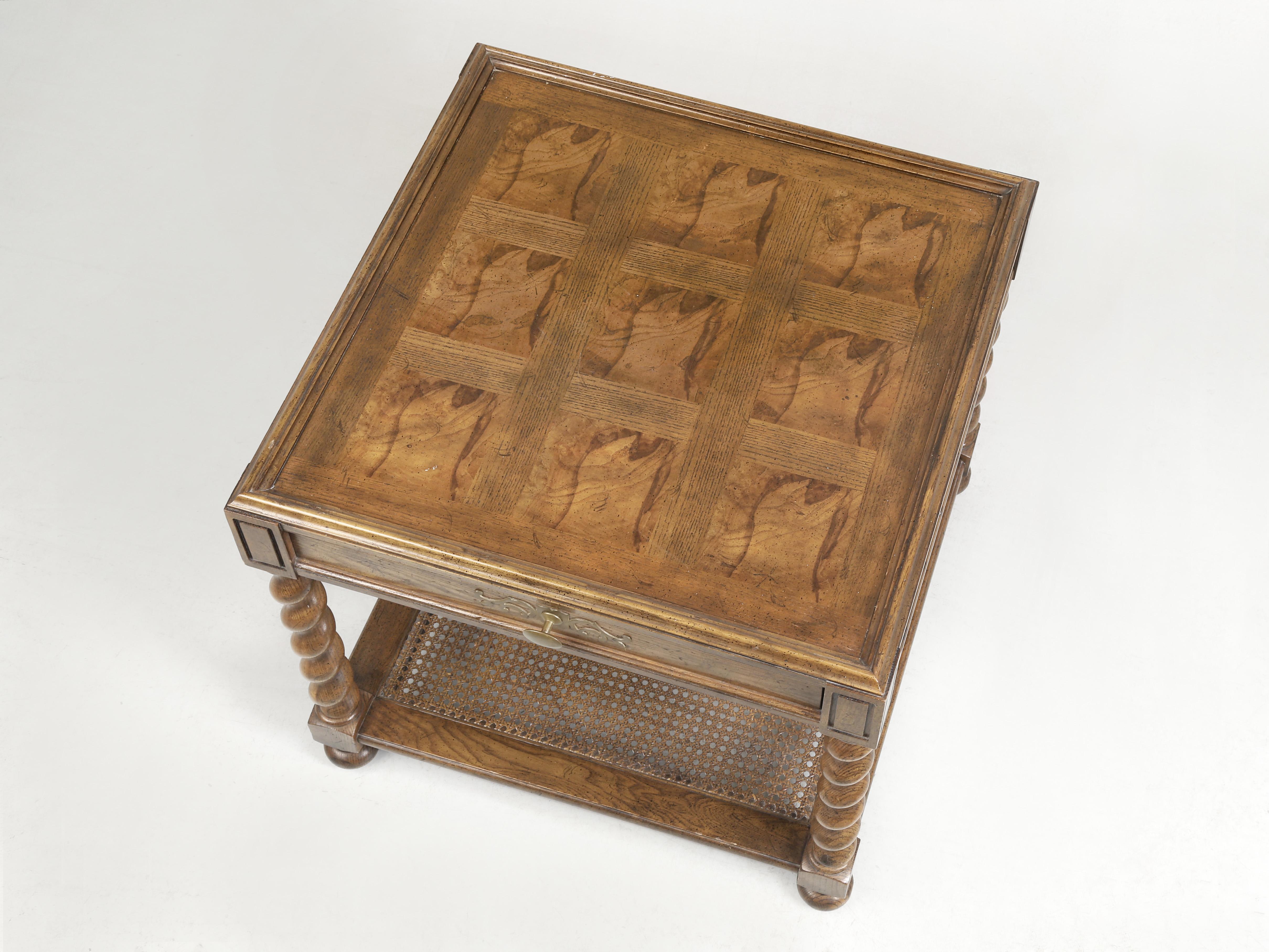 Americano Tavolino a due piani o tavolino vintage Baker Oak Barley Twist degli anni '70 in vendita