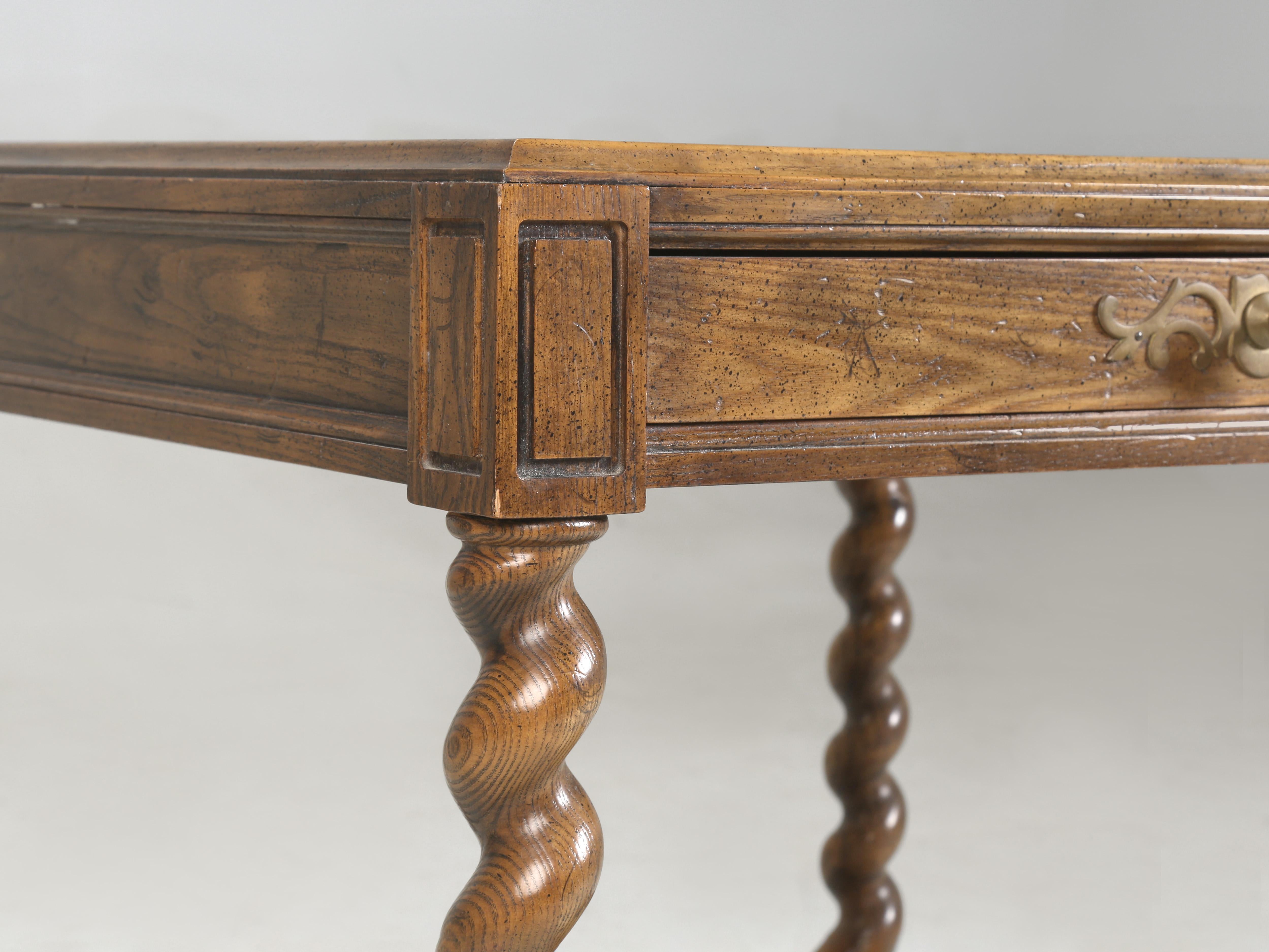 Ottone Tavolino a due piani o tavolino vintage Baker Oak Barley Twist degli anni '70 in vendita