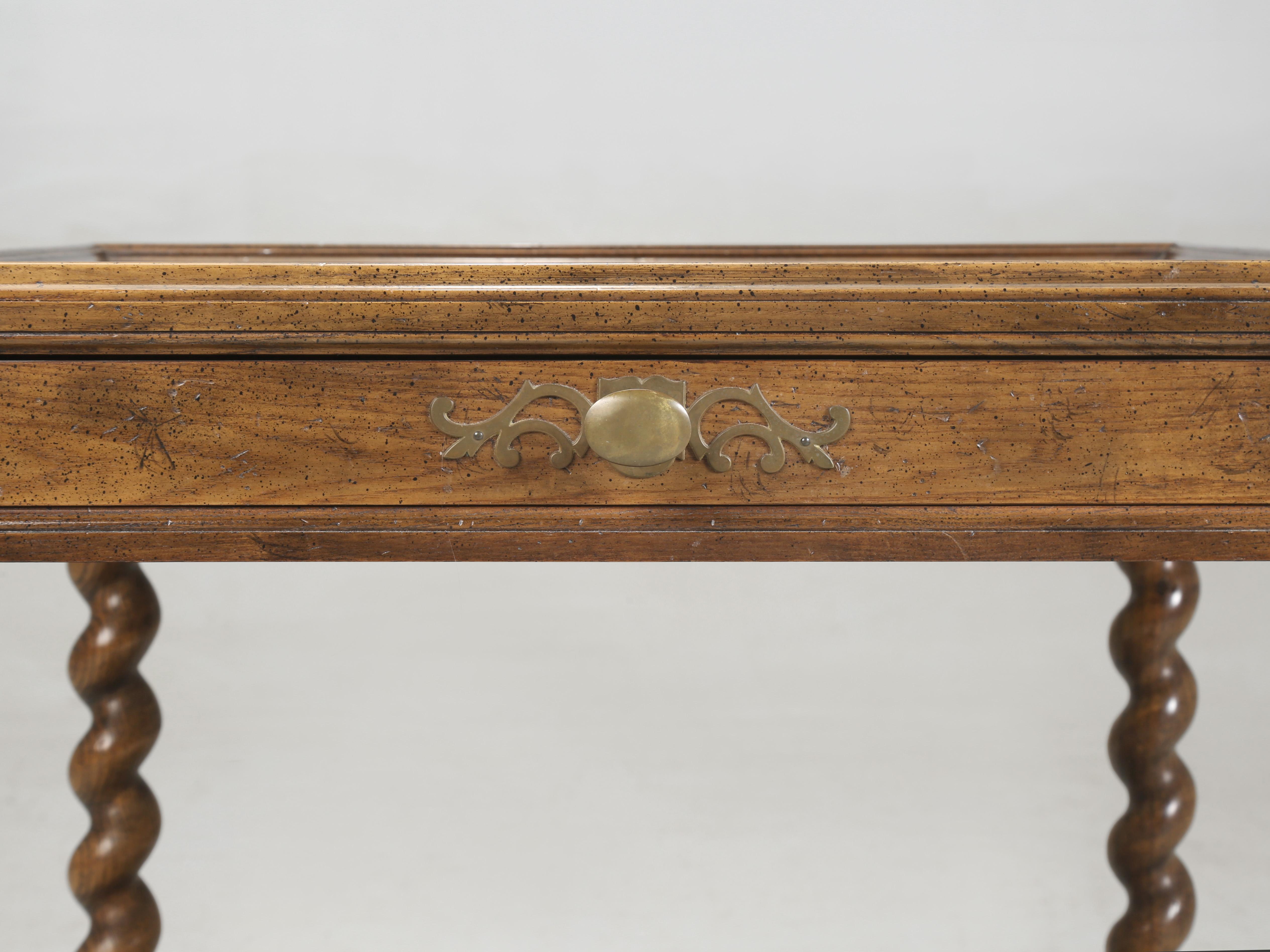 Tavolino a due piani o tavolino vintage Baker Oak Barley Twist degli anni '70 in vendita 1