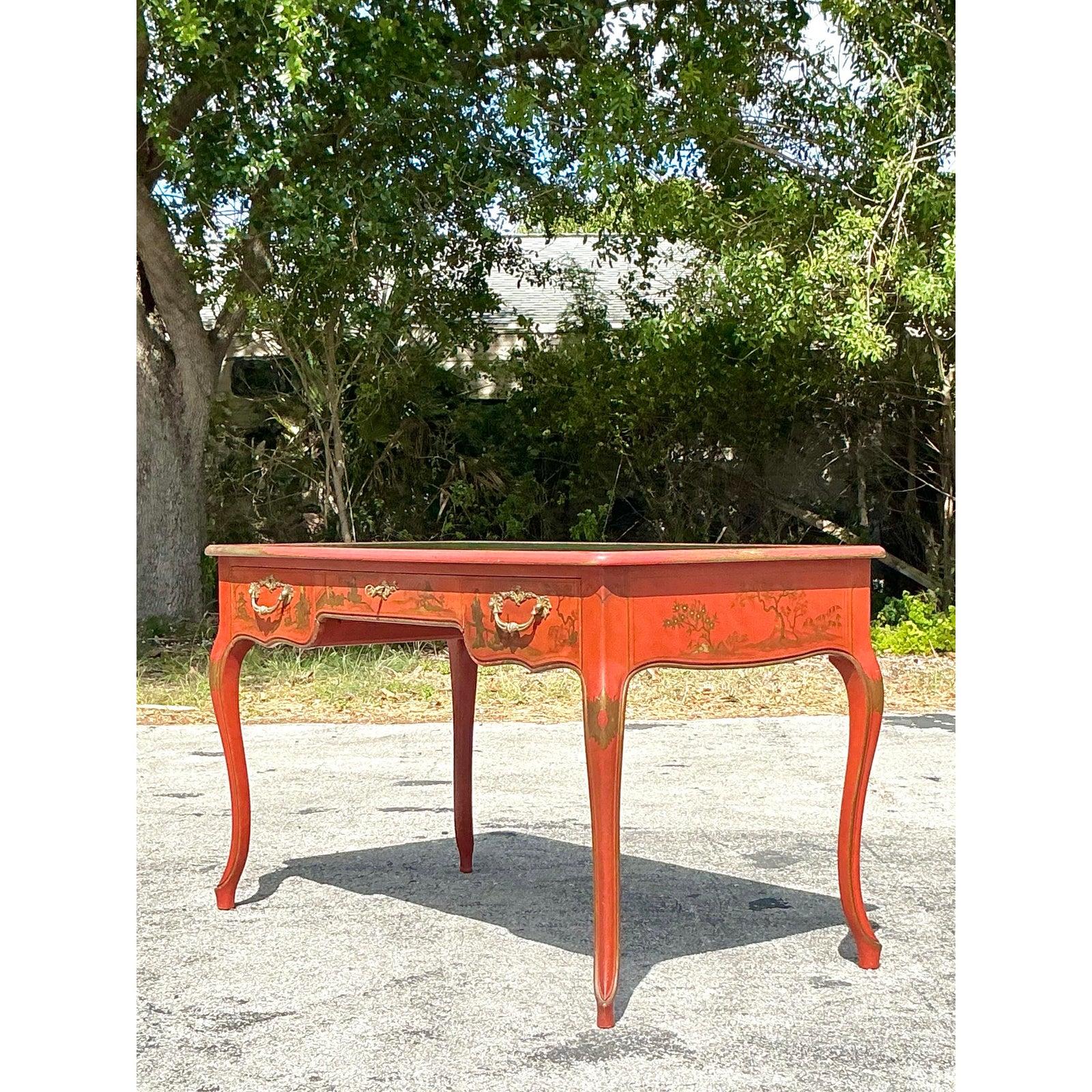 Baker Roter lackierter Chinoiserie-Schreibtisch, Vintage (20. Jahrhundert) im Angebot