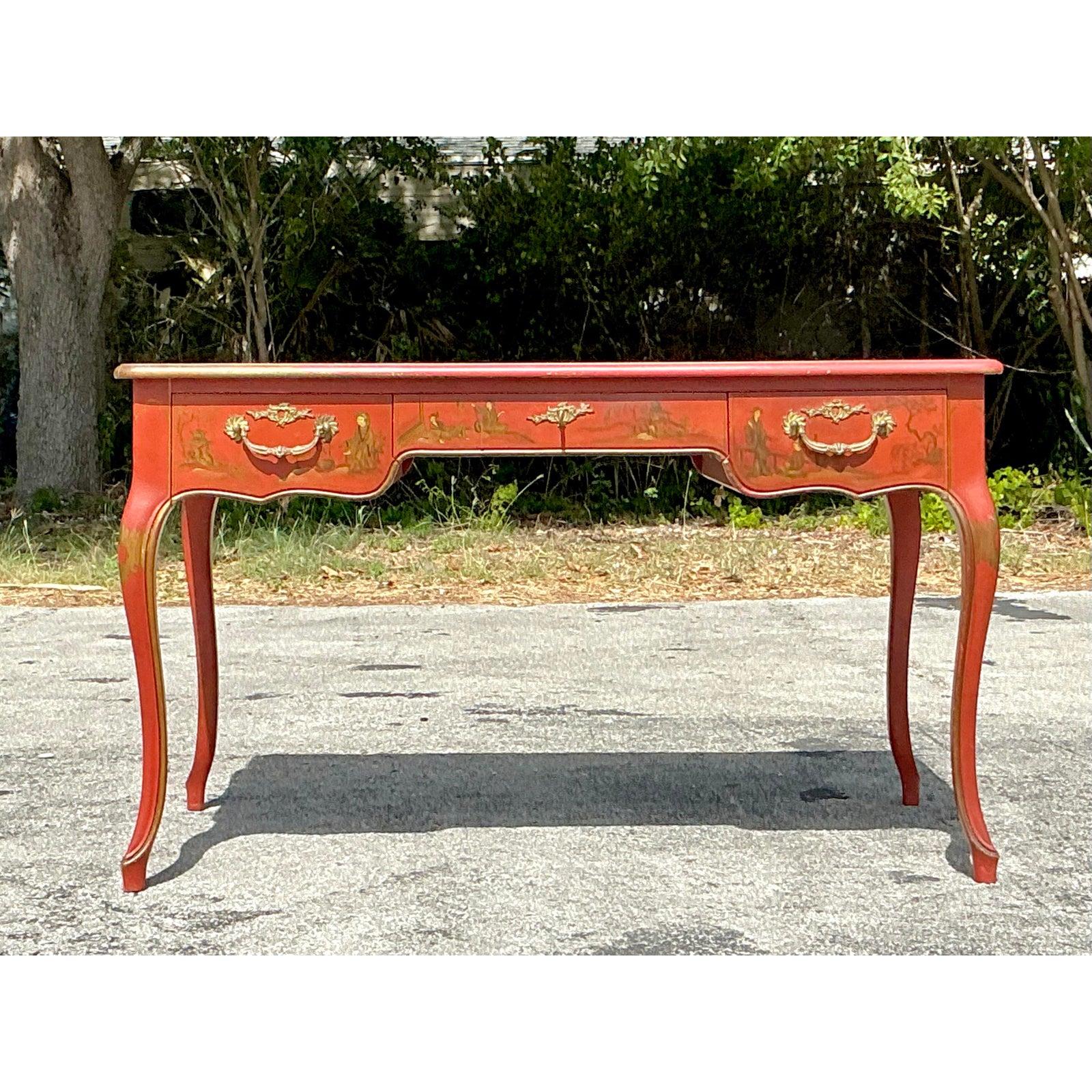 Baker Roter lackierter Chinoiserie-Schreibtisch, Vintage (Stoff) im Angebot