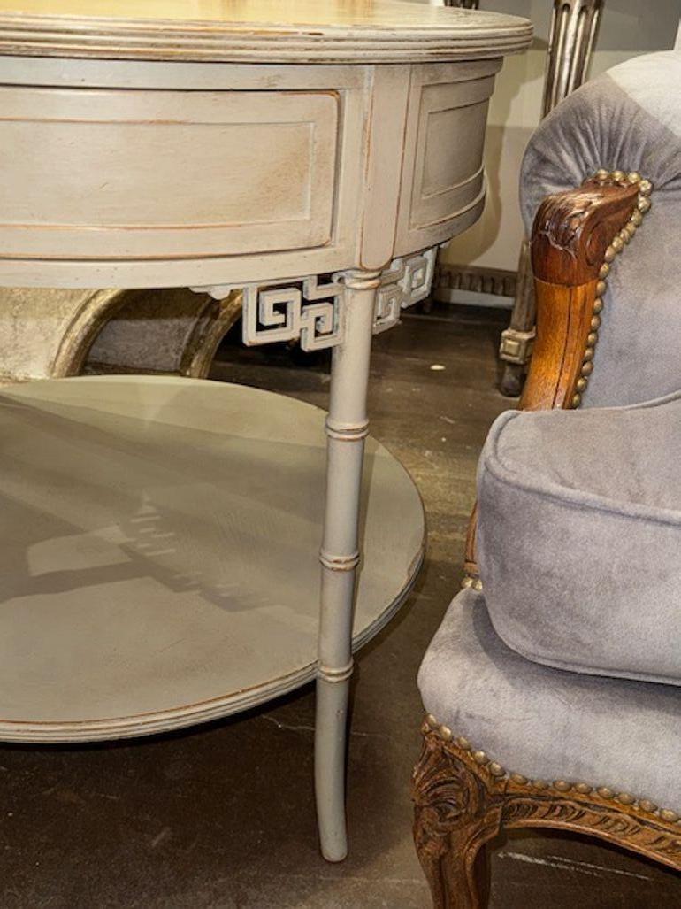 Bois Table d'appoint Baker Regency vintage en vente