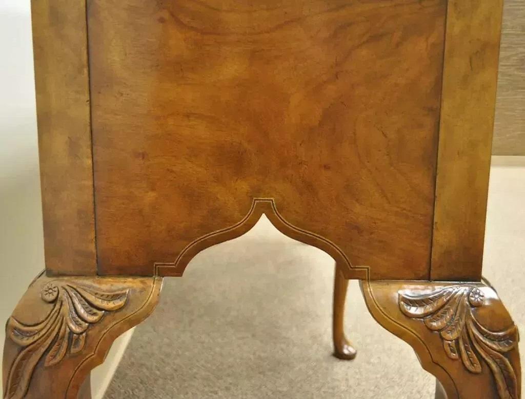 Vintage Ann Baker Stately Homes Queen Anne Burl Walnut Sideboard Huntboard Server in vendita 4