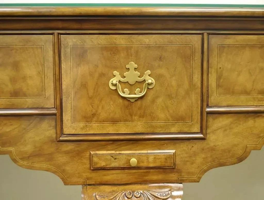 Sconosciuto Vintage Ann Baker Stately Homes Queen Anne Burl Walnut Sideboard Huntboard Server in vendita
