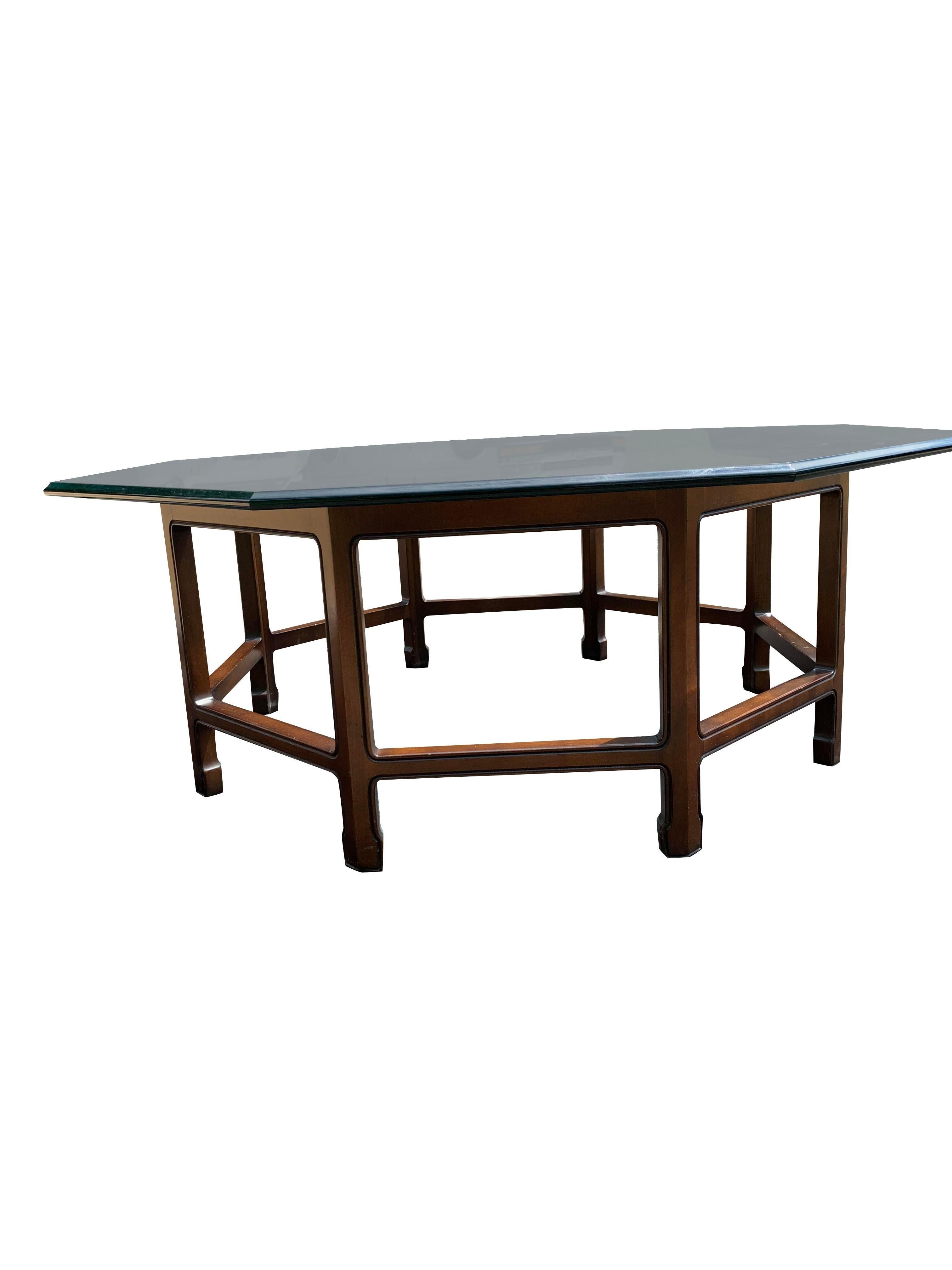 Hollywood Regency Table basse octogonale en bois de verre vintage de style Baker en vente