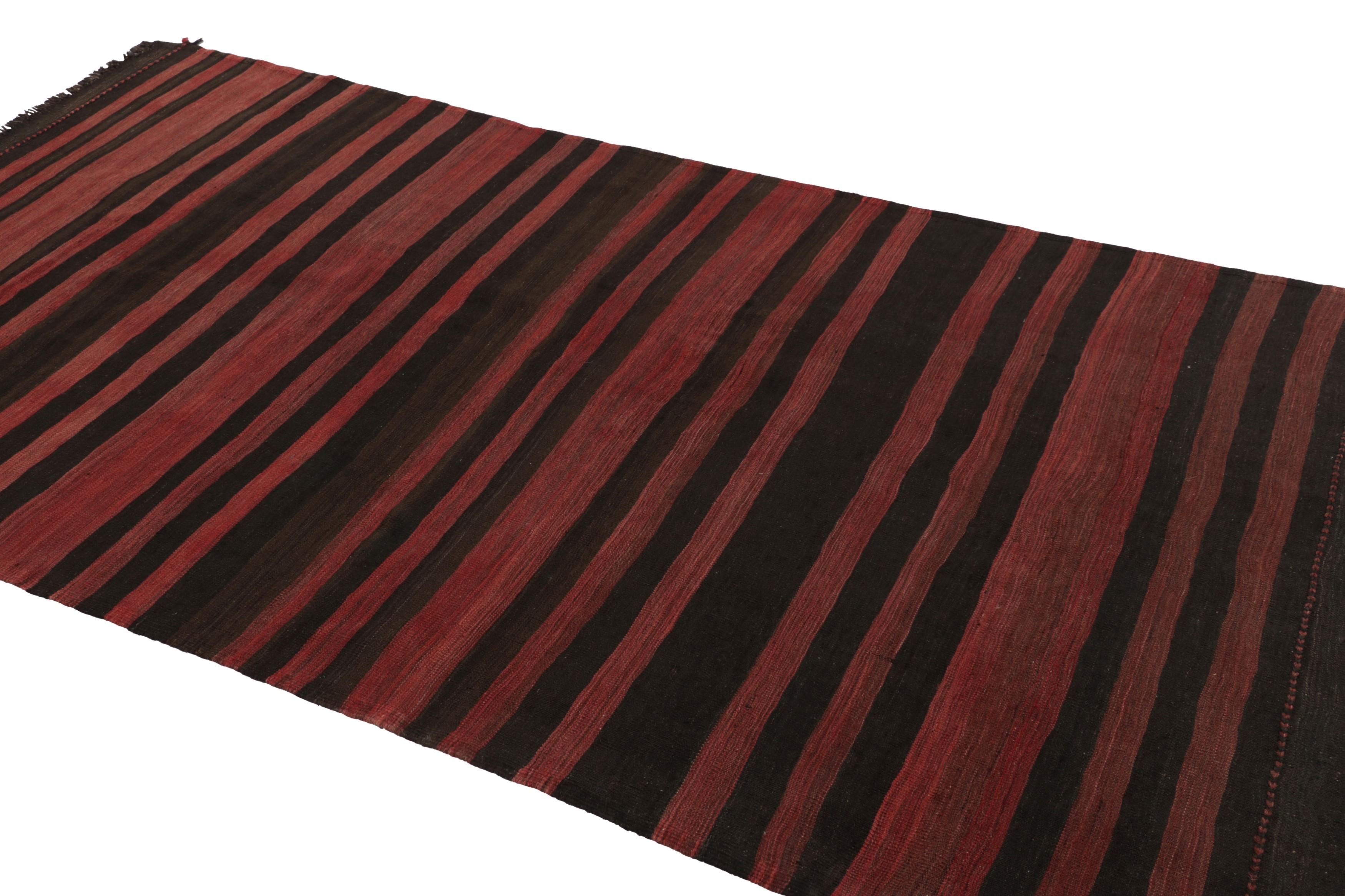 Vintage Bakhtiari Persisch Kili mit  Rot und Schwarz gestreift - Rug & Kilim im Zustand „Gut“ im Angebot in Long Island City, NY