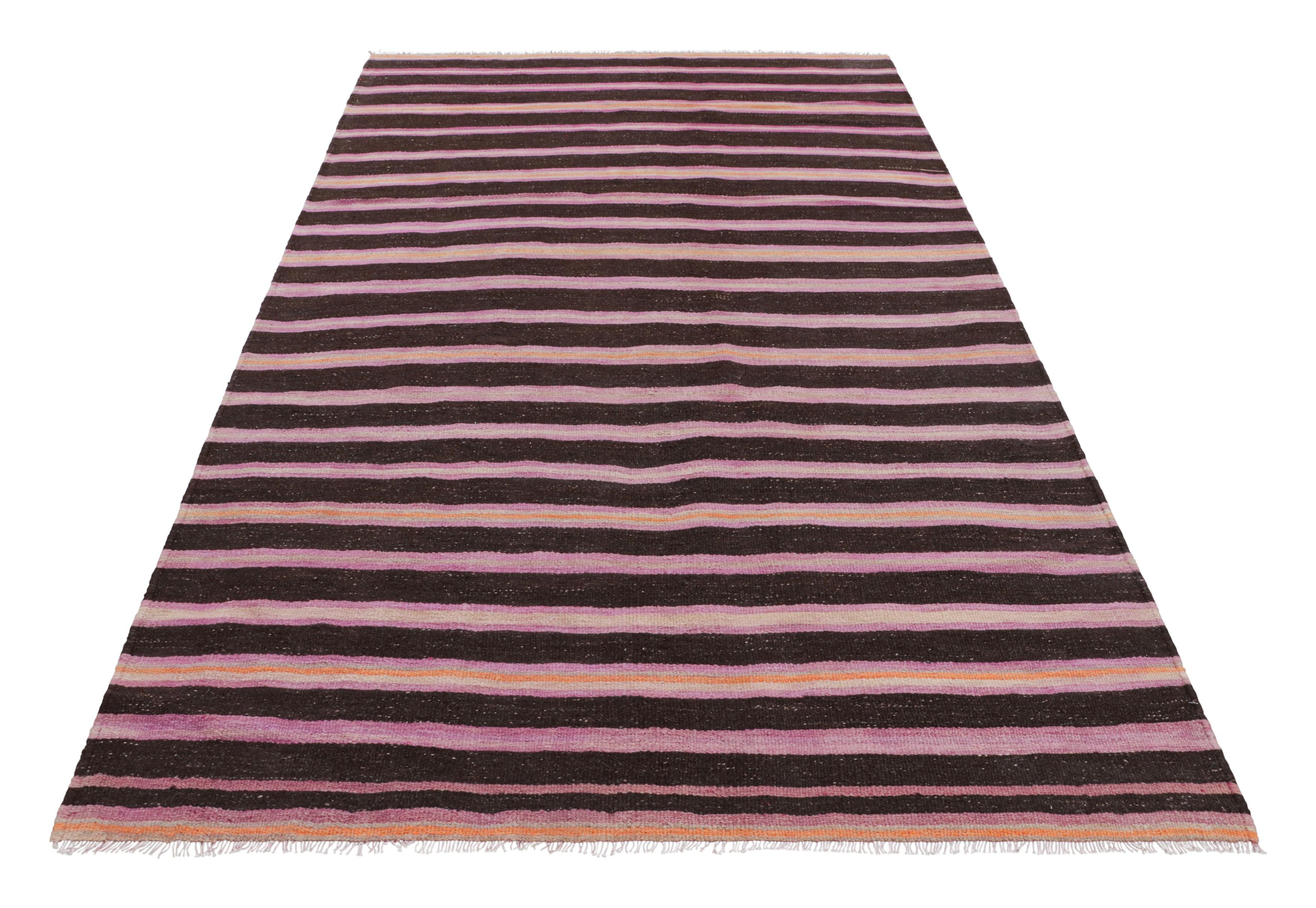 Vintage Bakhtiari Persisch Kilim, Rosa und Lila Geometrische Streifen - Rug & Kilim im Zustand „Gut“ im Angebot in Long Island City, NY