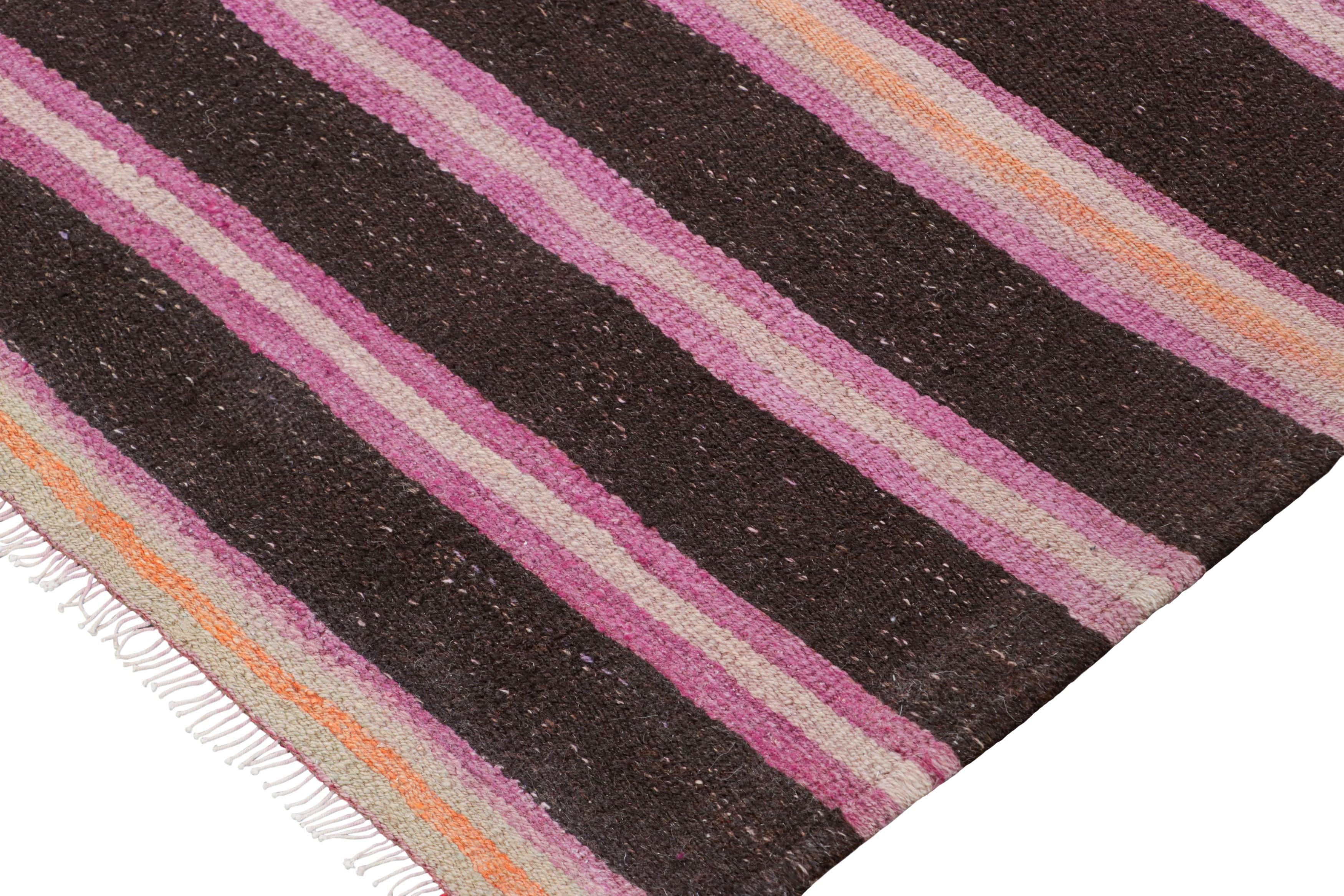 Vintage Bakhtiari Persisch Kilim, Rosa und Lila Geometrische Streifen - Rug & Kilim (Mitte des 20. Jahrhunderts) im Angebot