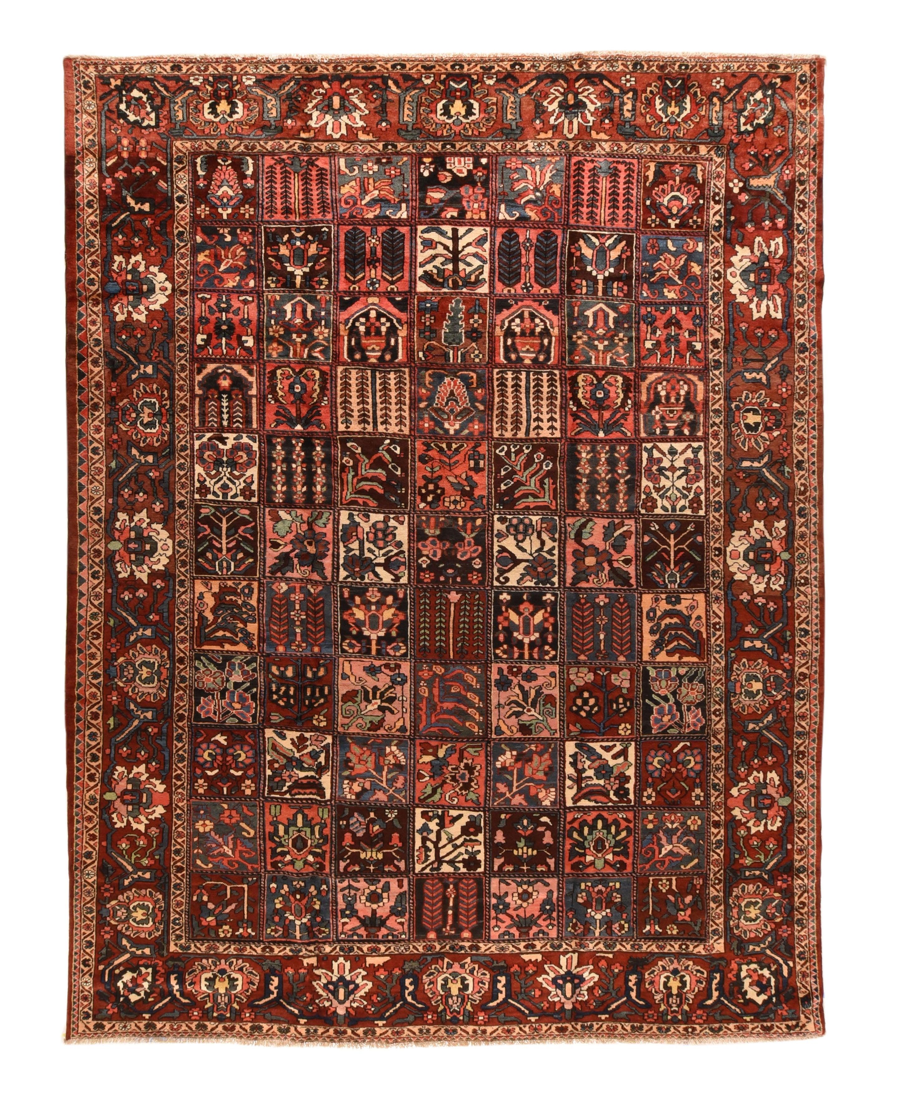 Vintage Bakhtiari Rug 10'9'' x 14'0'' In Good Condition For Sale In New York, NY