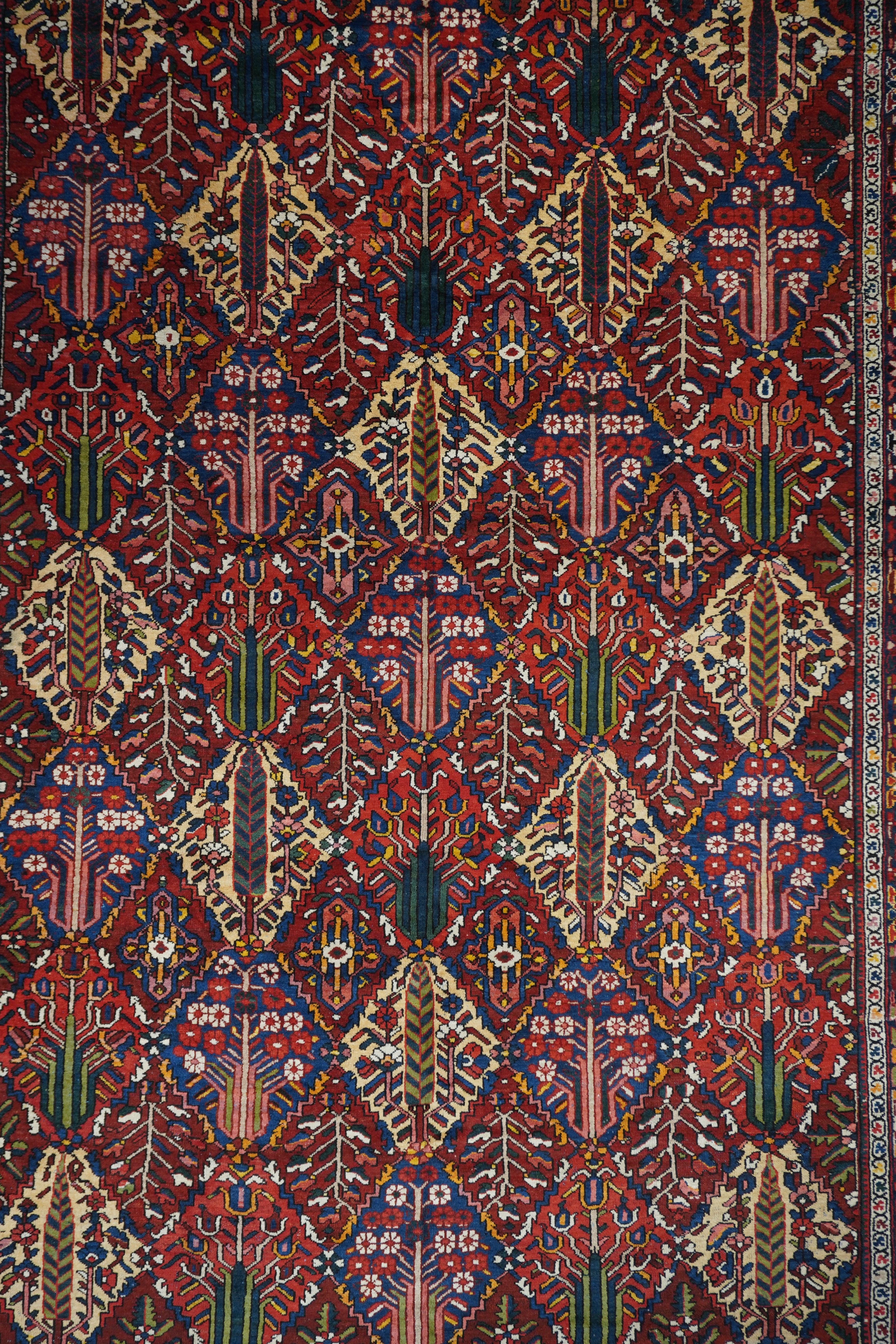 Bakhtiari-Teppich im Vintage-Stil 12'2'' x 16'7'' (Persisch) im Angebot
