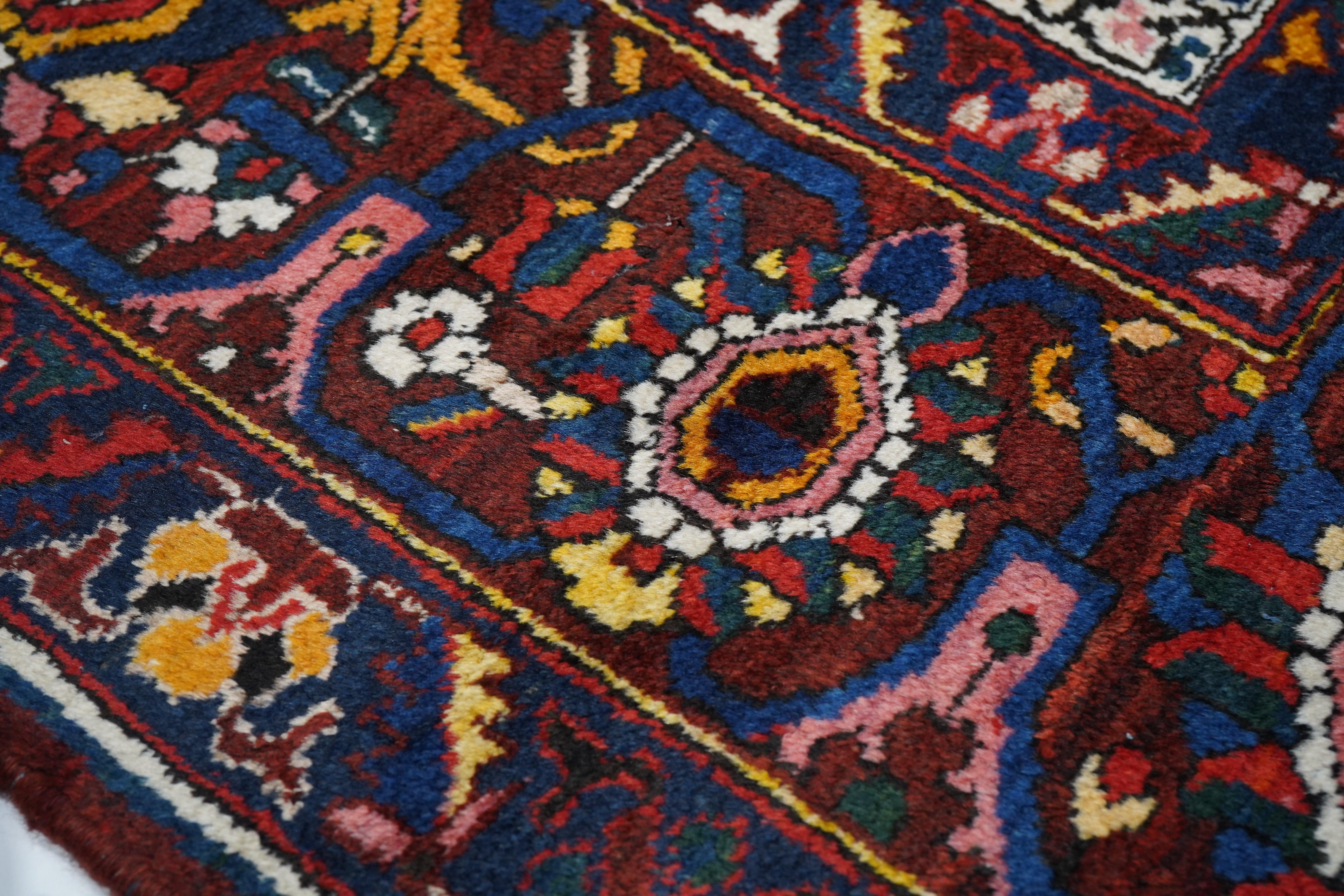 Bakhtiari-Teppich im Vintage-Stil 12'2'' x 16'7'' im Zustand „Gut“ im Angebot in New York, NY