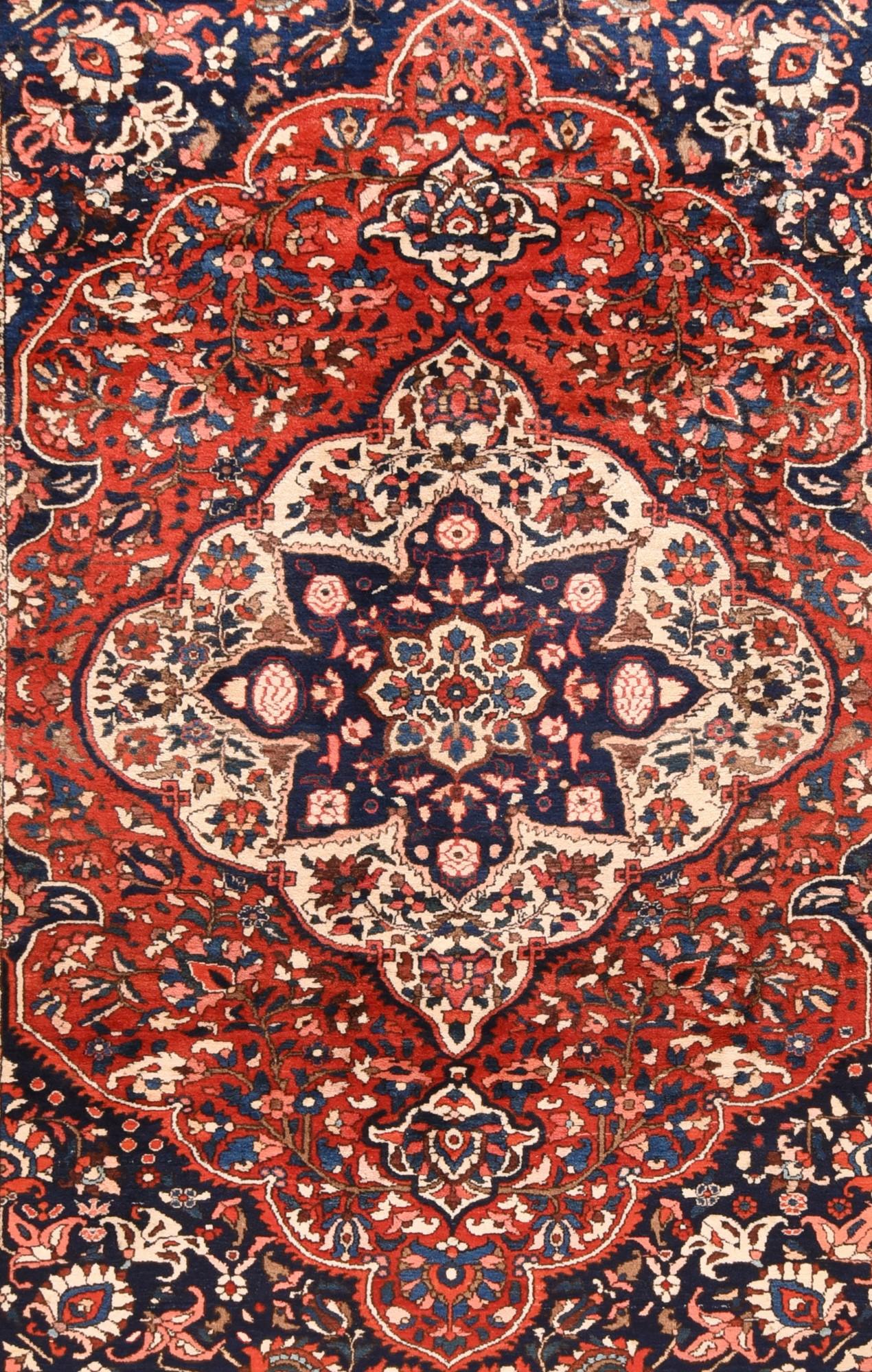 Vintage Bakhtiari Rug 8'2'' x 10'10'' In Good Condition For Sale In New York, NY