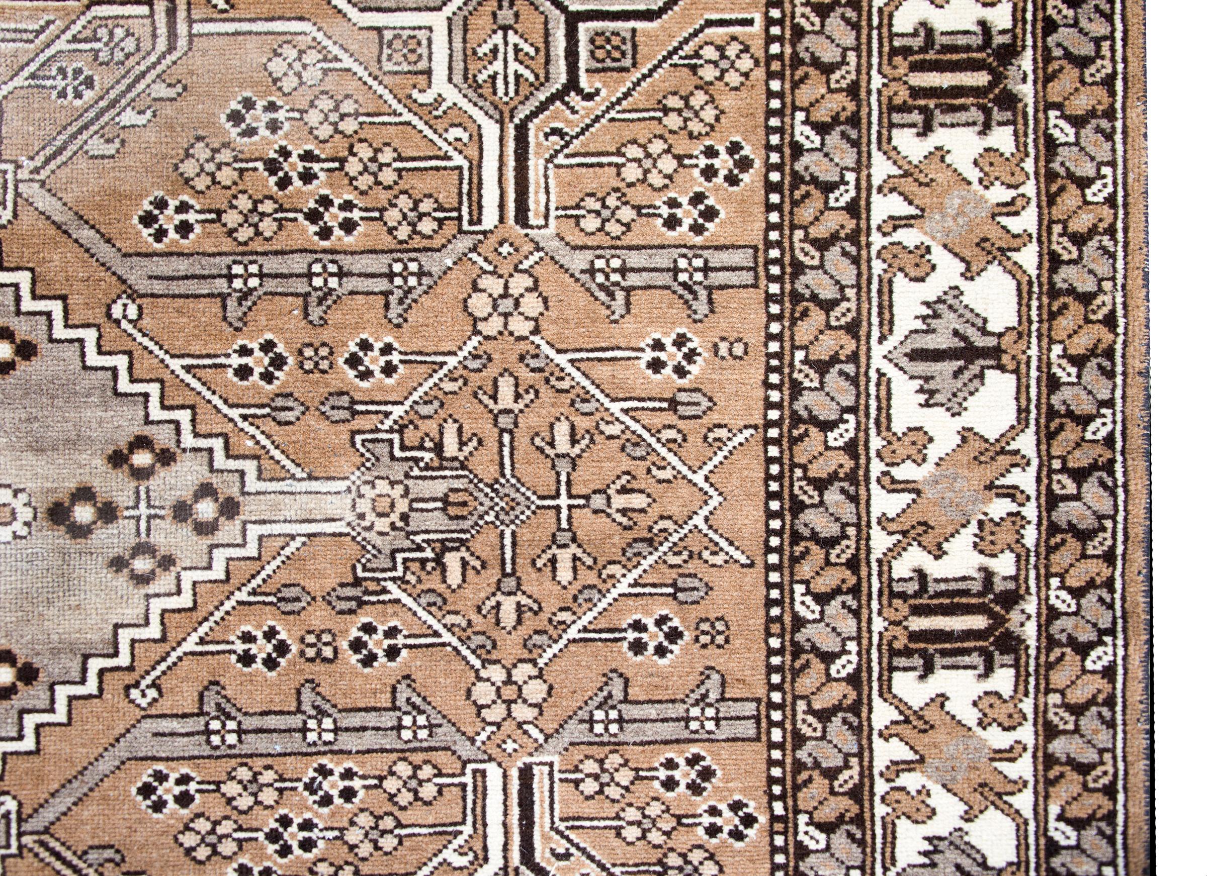 Vintage Bachtiari-Teppich (Handgeknüpft) im Angebot