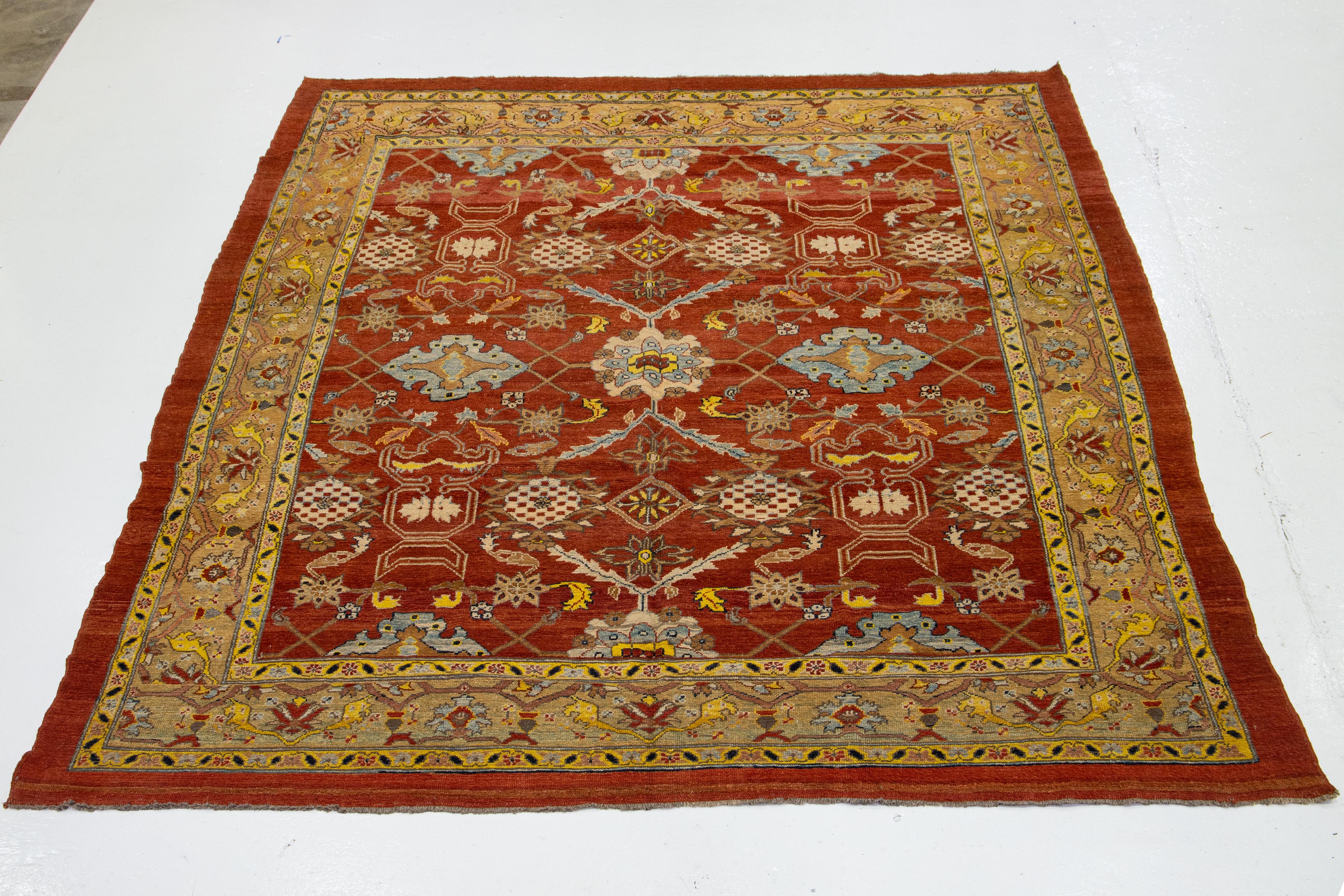 Magnifique tapis vintage en laine Bakshaish avec un champ rouille et des accents multicolores dans un motif géométrique.

Ce tapis mesure 10' 2