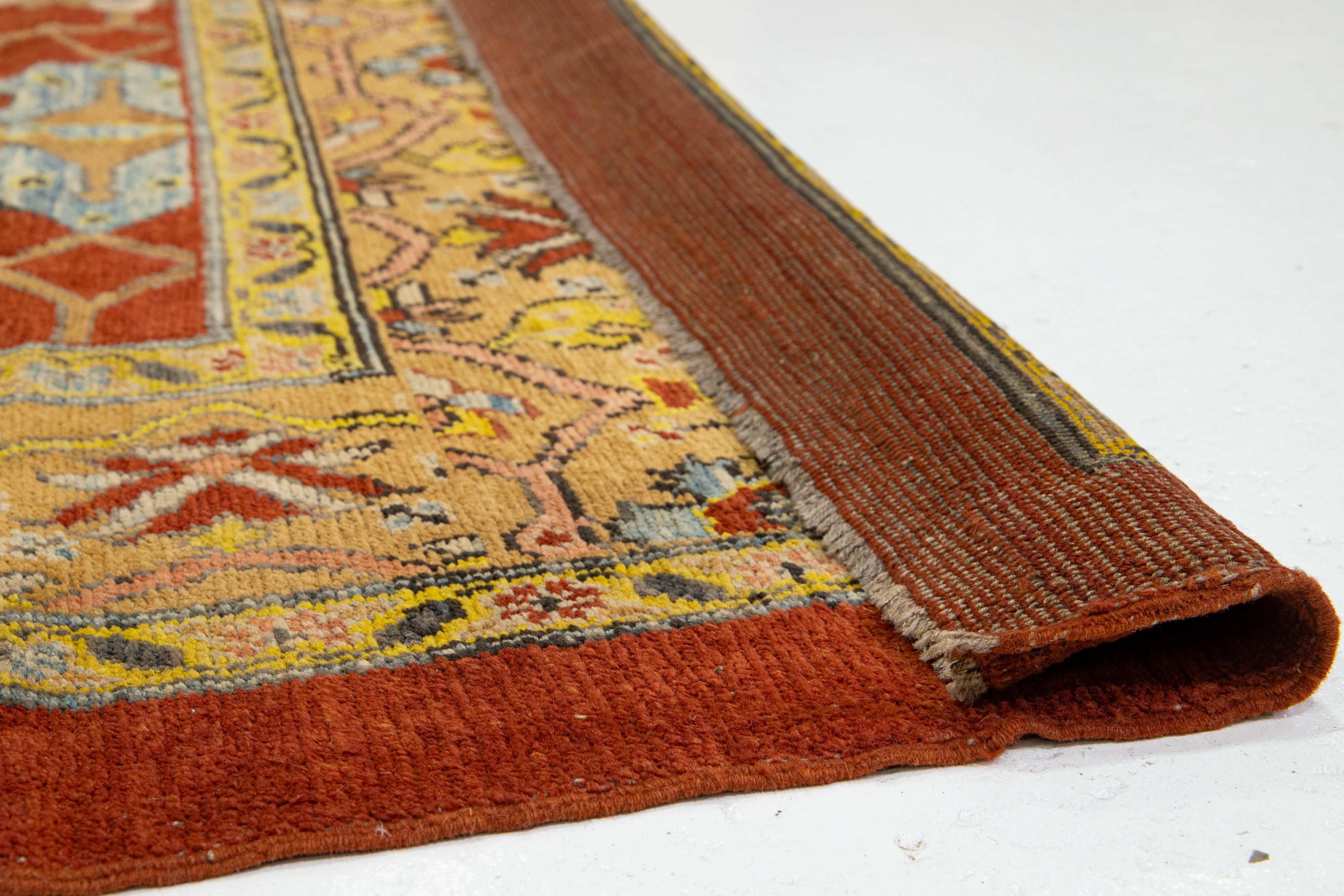 Afghan Vintage Bakshaish Tribal Red Wool Rug en vente