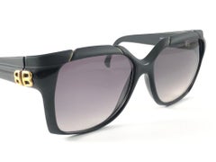 Balenciaga 2055 - Lunettes de soleil vintage noires et grises à monture élégante, fabriquées en France, années 1980