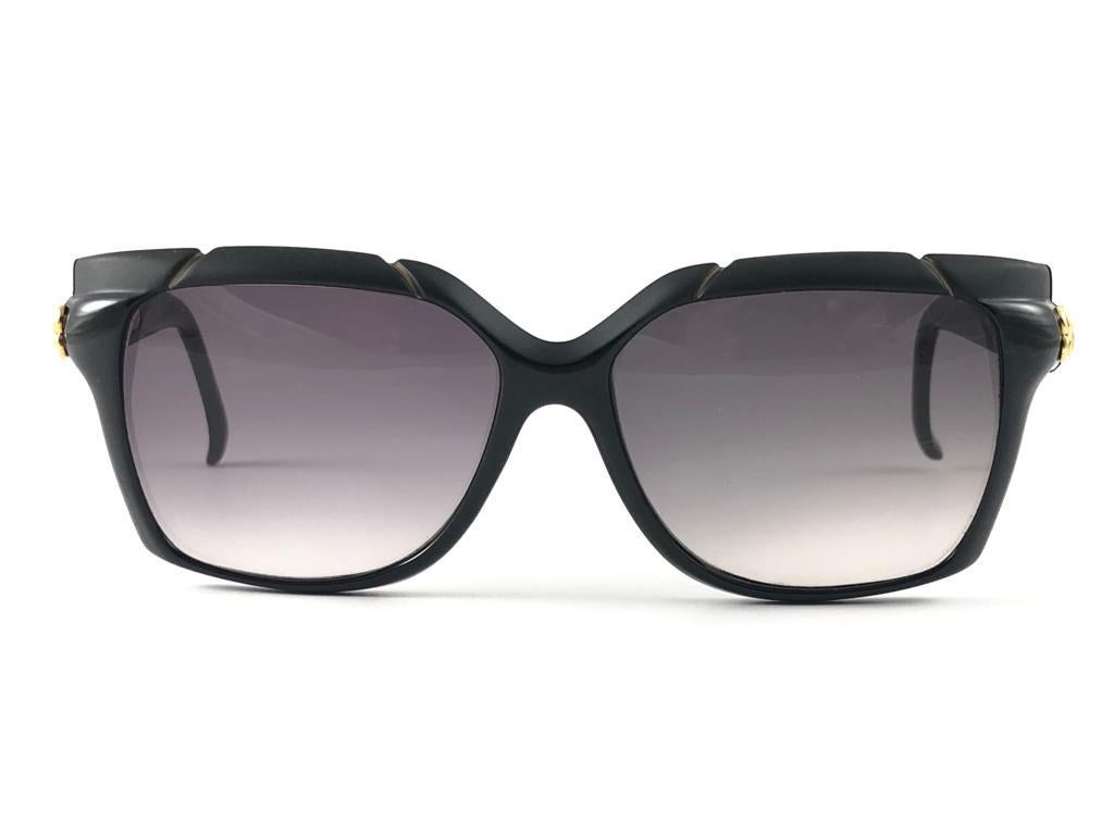 Vintage Balenciaga 2055 Sleek Black Grey Lenses 1980's Sunglasses Made in France For Sale 3