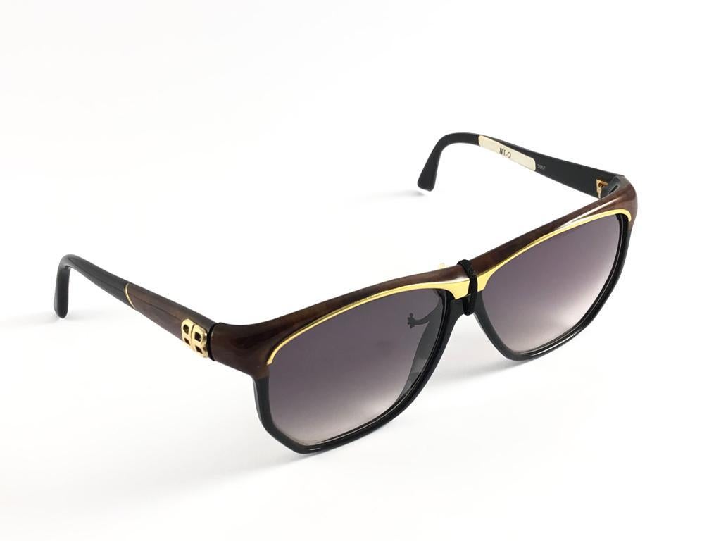 Vintage Balenciaga 2057 Sleek Black & Brown 1980's Sunglasses Made in France For Sale 3